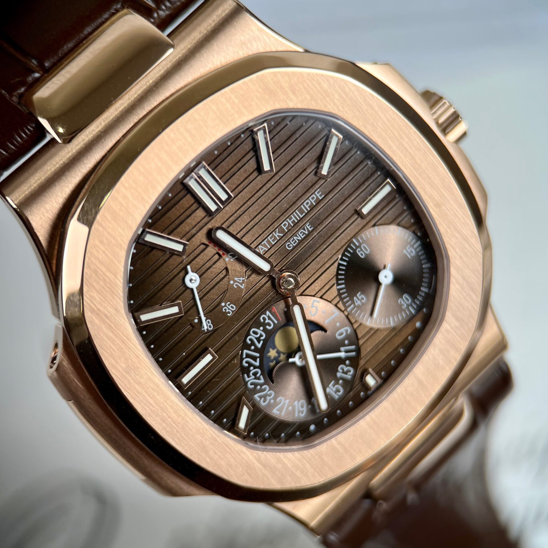 Patek Philippe Replica Watch Nautilus 5712R Chocolate Dial Gold Wrapped 40mm - Top club
