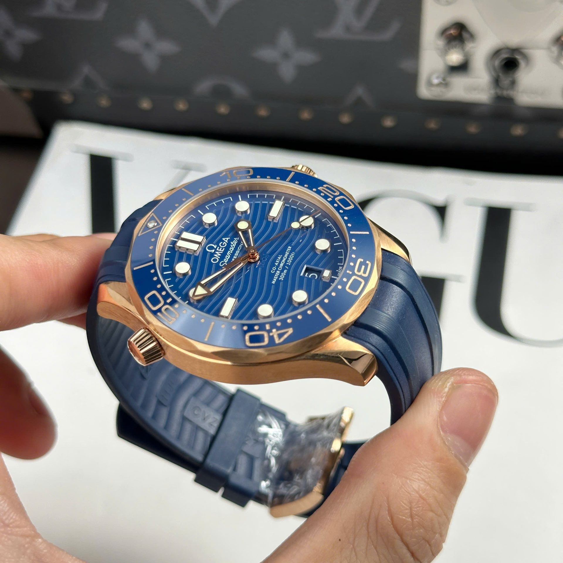 Omega Seamaster Diver 300M Replica Watch Blue Dial Rubber Strap VSF 42mm - Top club