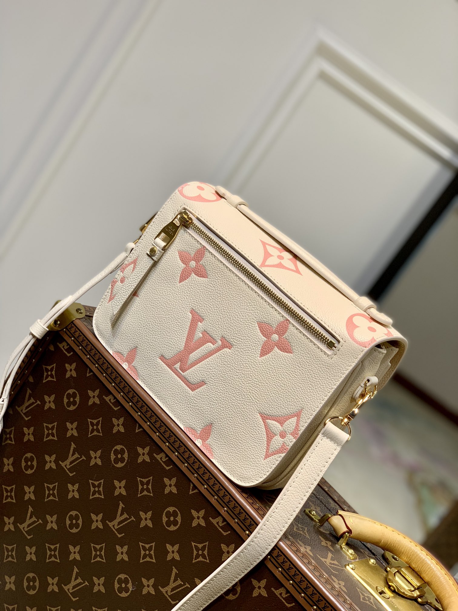 Louis Vuitton Pochette Metis M455731:1High-quality replica