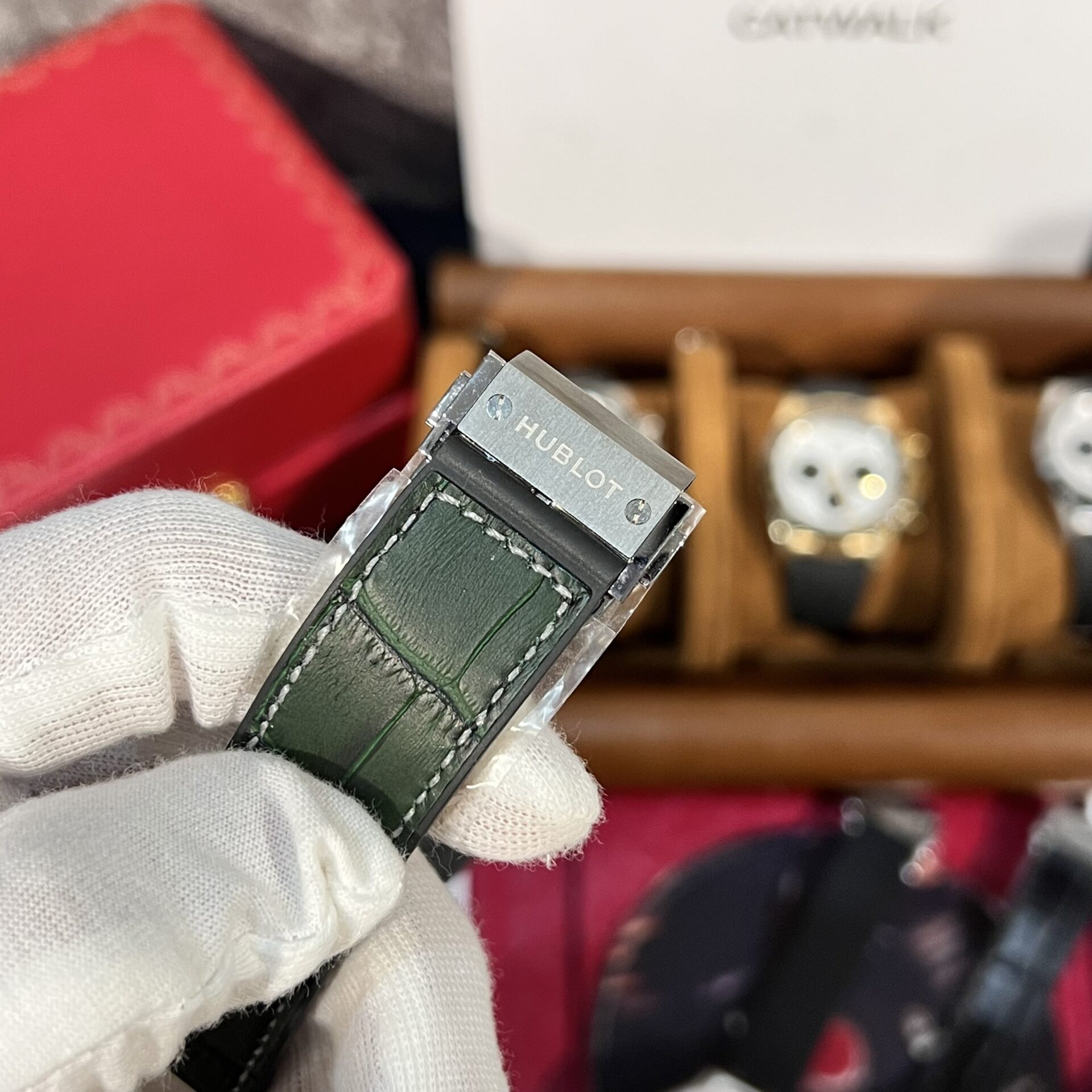 Hublot Replica 11 Watch Classic Fusion Titanium Green Dial With Moissanite Bezel 42mm - Top club