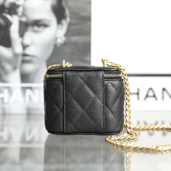 Chanel Heart Chain replica Mini Vanity Bag Black1:1High-quality replica