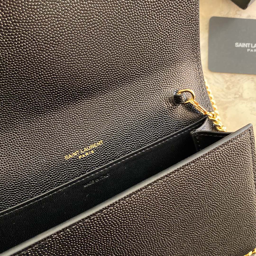 UPTOWN CHAIN WALLET IN CROCODILE-EMBOSSED SHINY LEATHER1:1High-quality replica