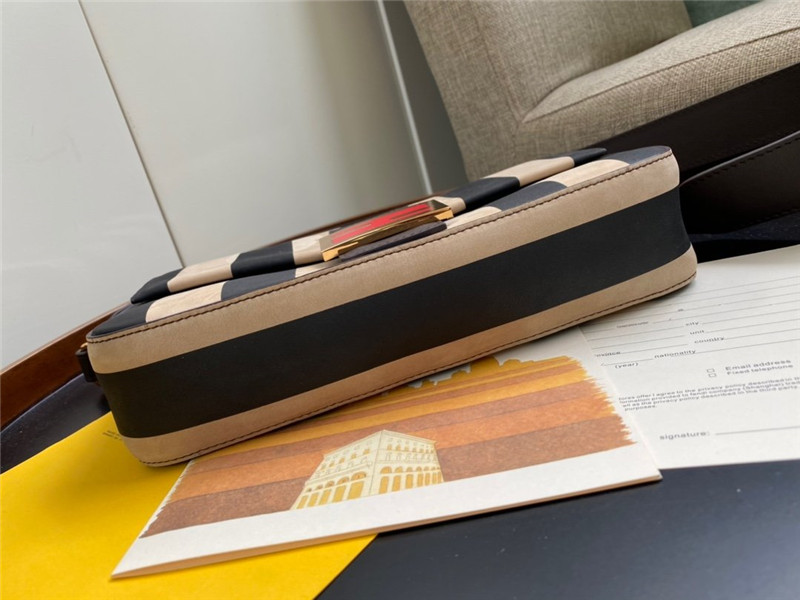fendi baguette medium - Replicaclubs
