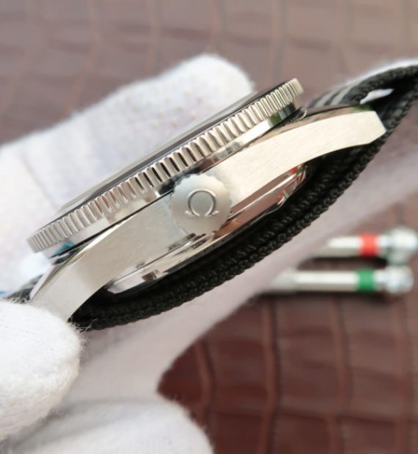 Replica Omega XF Seamster 300 Spectre Limited Edition 007 Nylon Strap A8400 - Top club