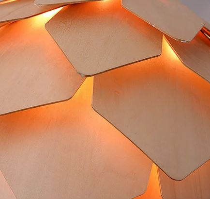 PineGlow – Houten Hanglamp in Dennenappel Design