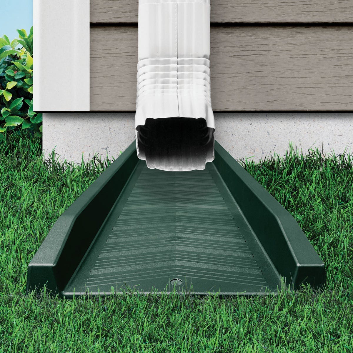 Master Mark 11 In. W. x 2.25 In. H. x 24 In. L. Green Chevron Splash Block