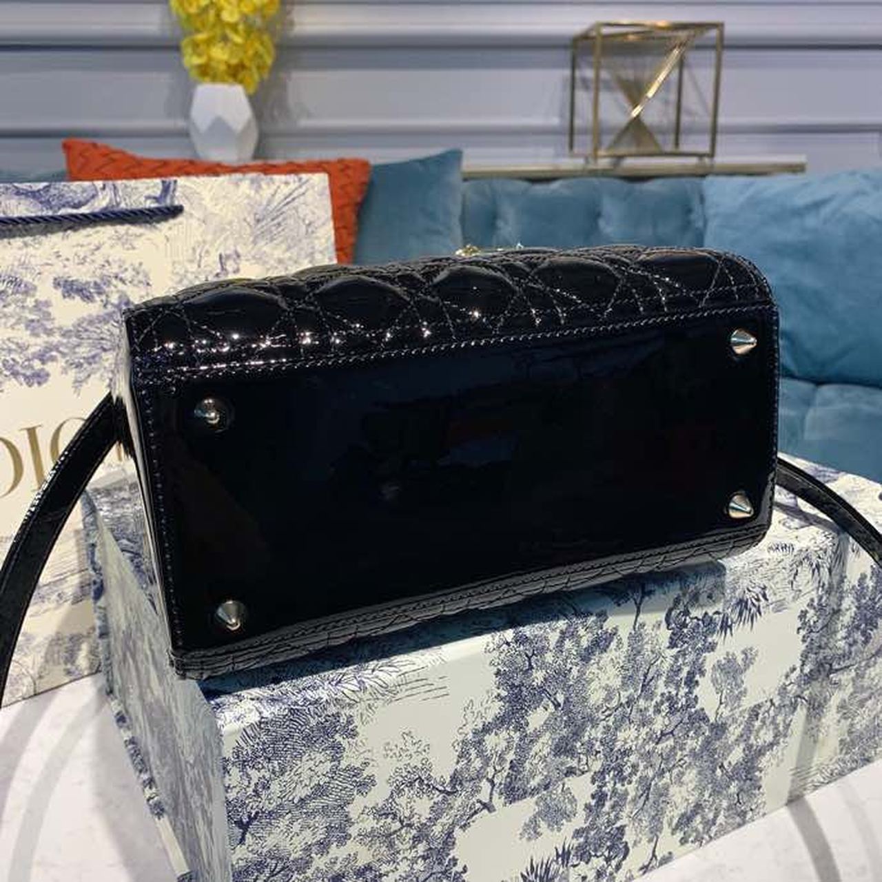 Christian Dior Medium Lady Dior Bag Black Cannage For Women 9.5in/24cm CD M0565OWCB_M9001:1High-quality replica