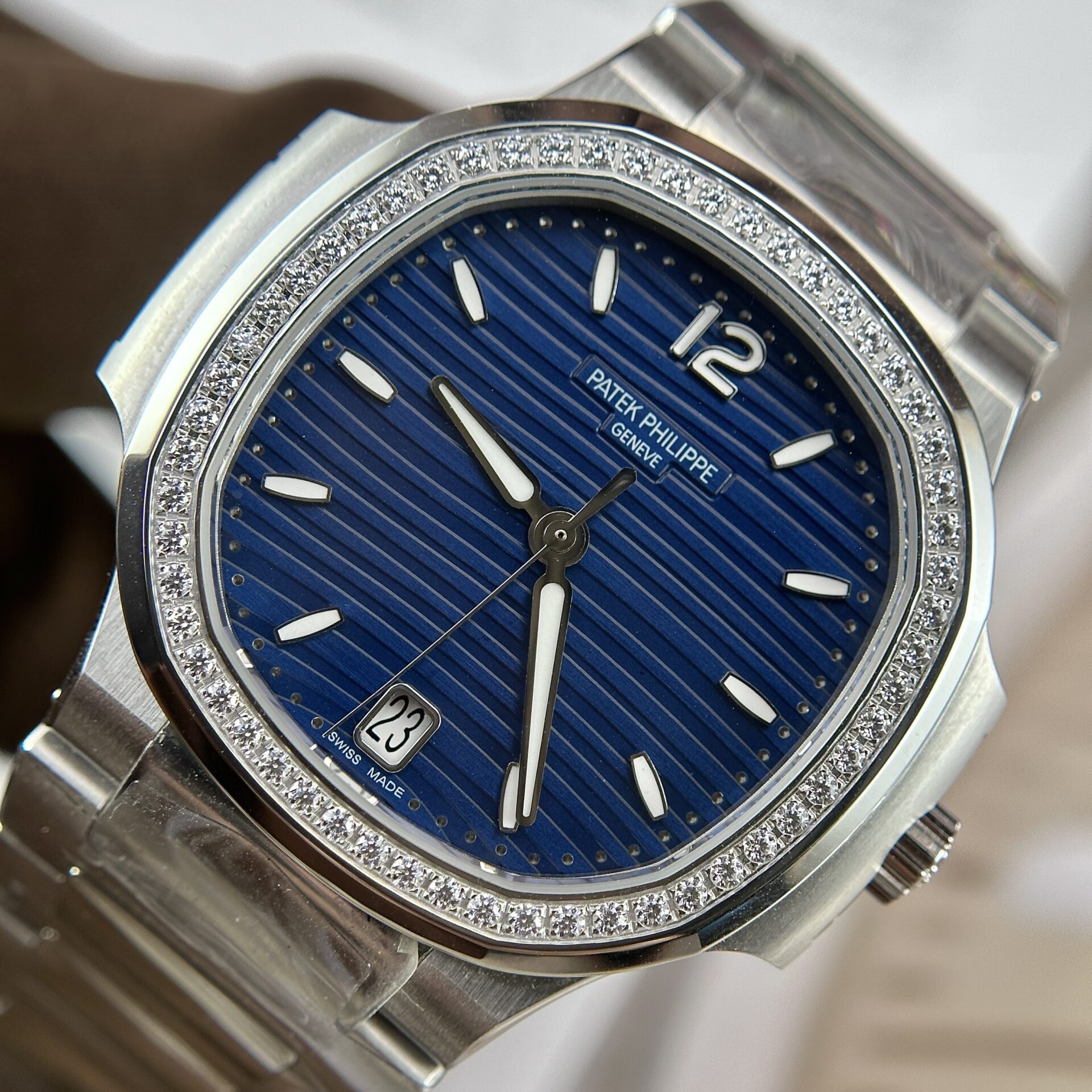 Patek Philippe Nautilus 7118 Replica Watch Blue Dial Stone Bezel 35.2mm - Top club