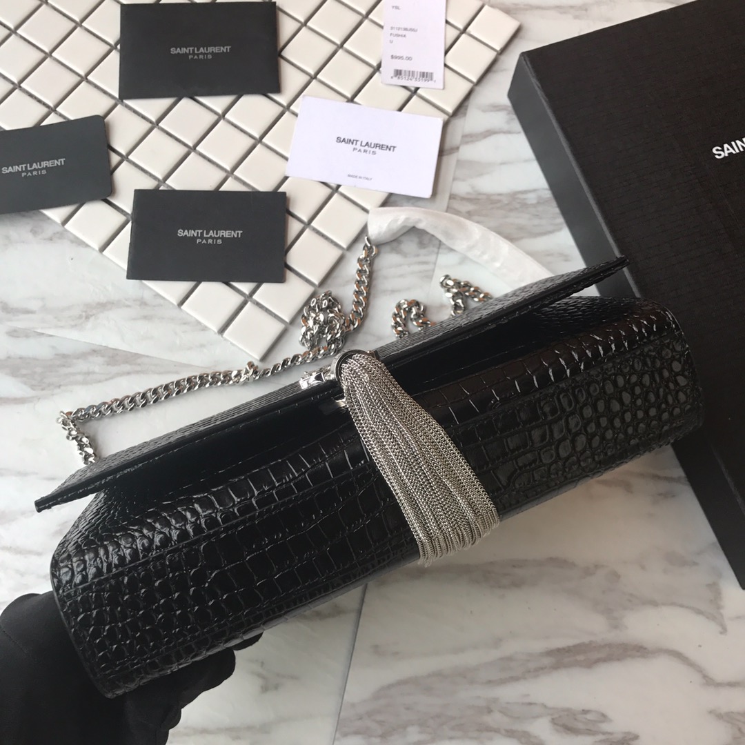 MONOGRAM CHAIN WALLET IN CROCODILE EMBOSSED SHINY LEATHER1:1High-quality replica
