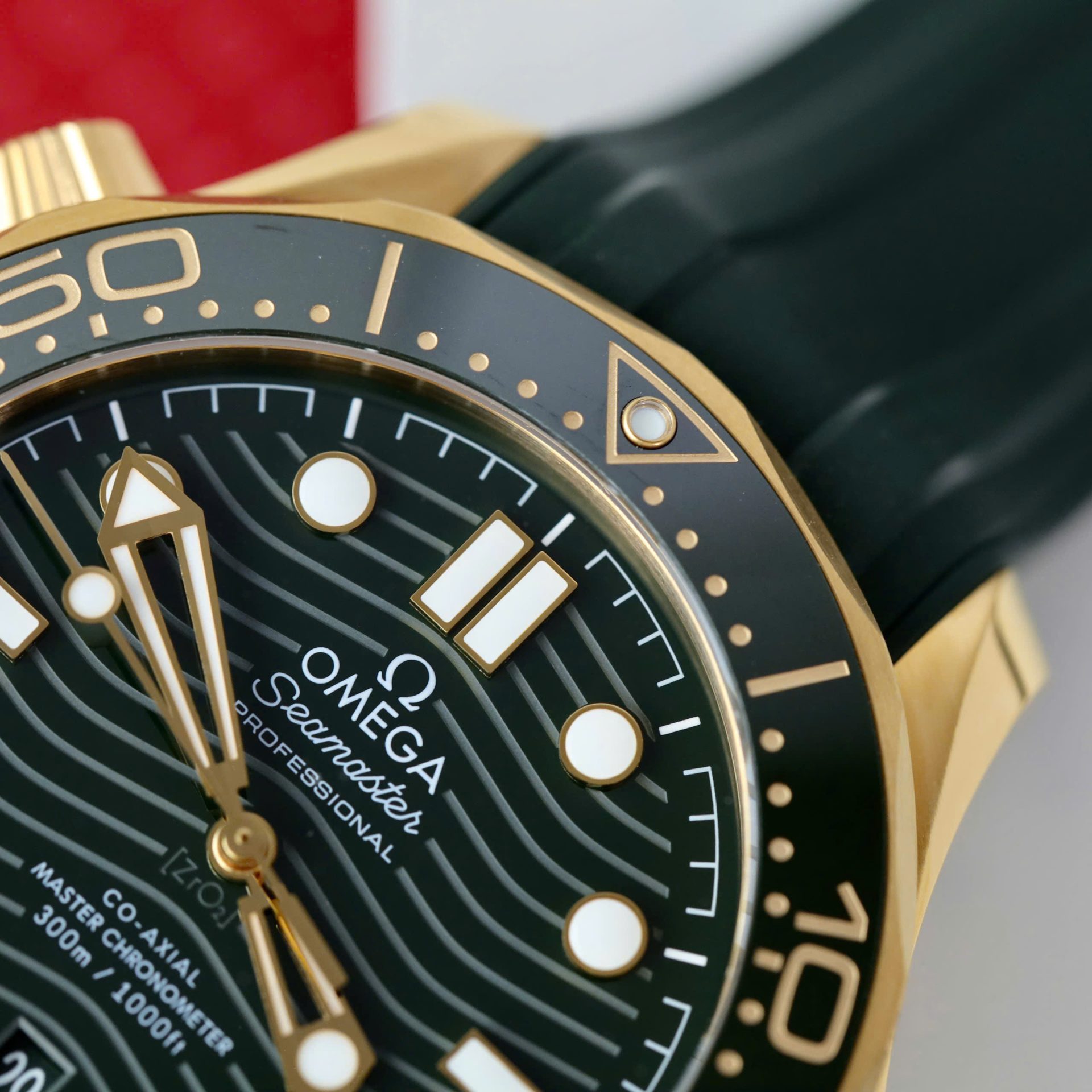 Omega Seamaster Diver 300M Replica Watches Green Dial Rubber Strap VS Factory 42mm - Top club