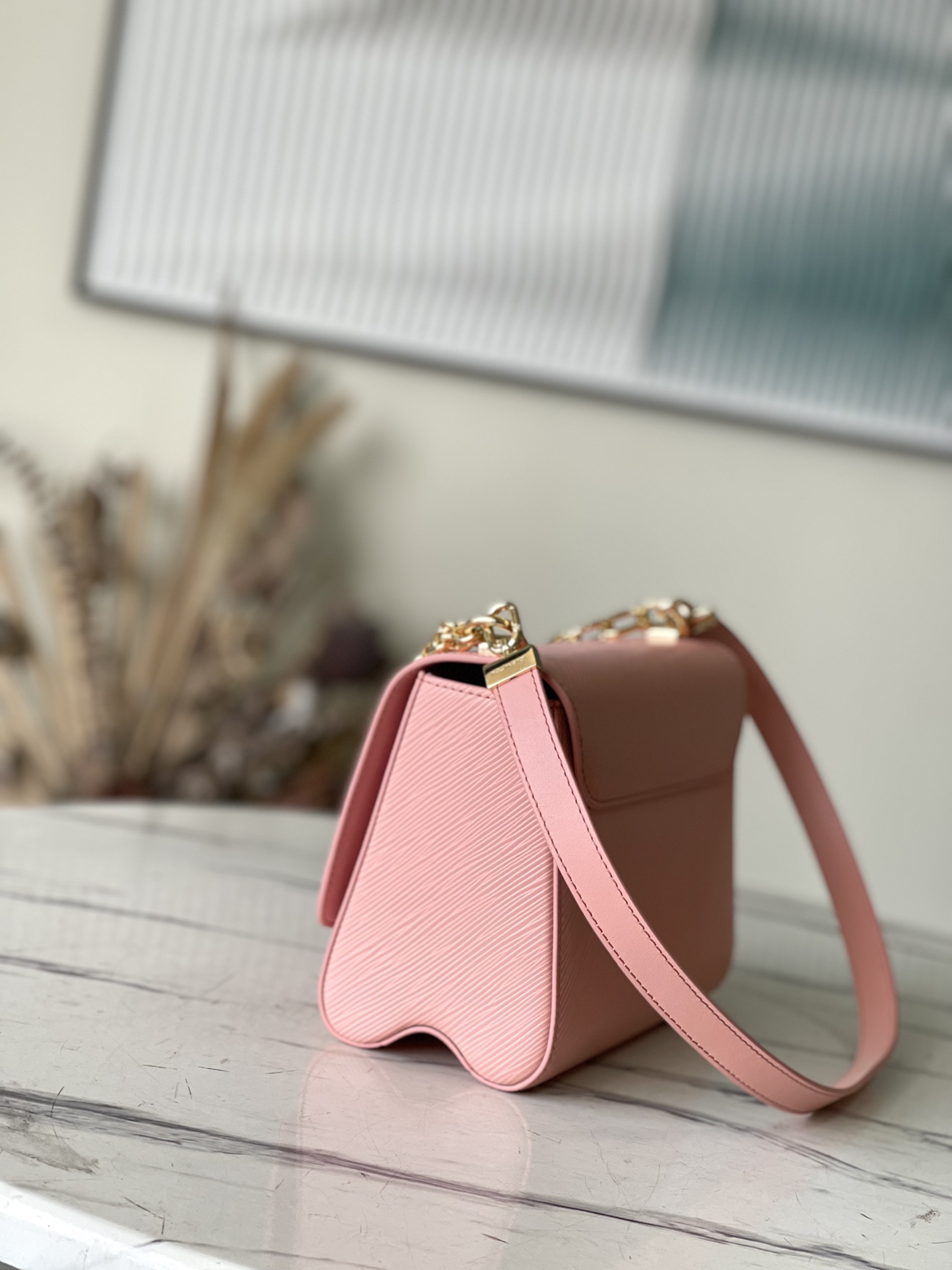 Louis Vuitton Twist MM M216051:1High-quality replica
