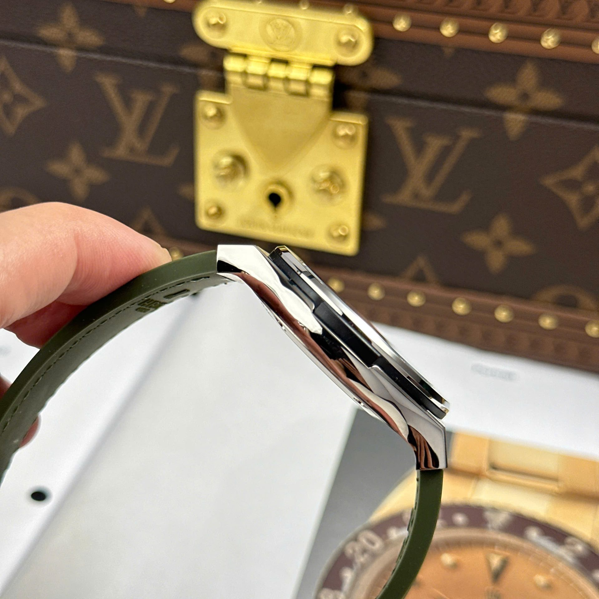 Hublot Classic Fusion Titanium Fake Watches Green Dial Weight 84 Grams Super Light JJZ Factory 42mm - Top club