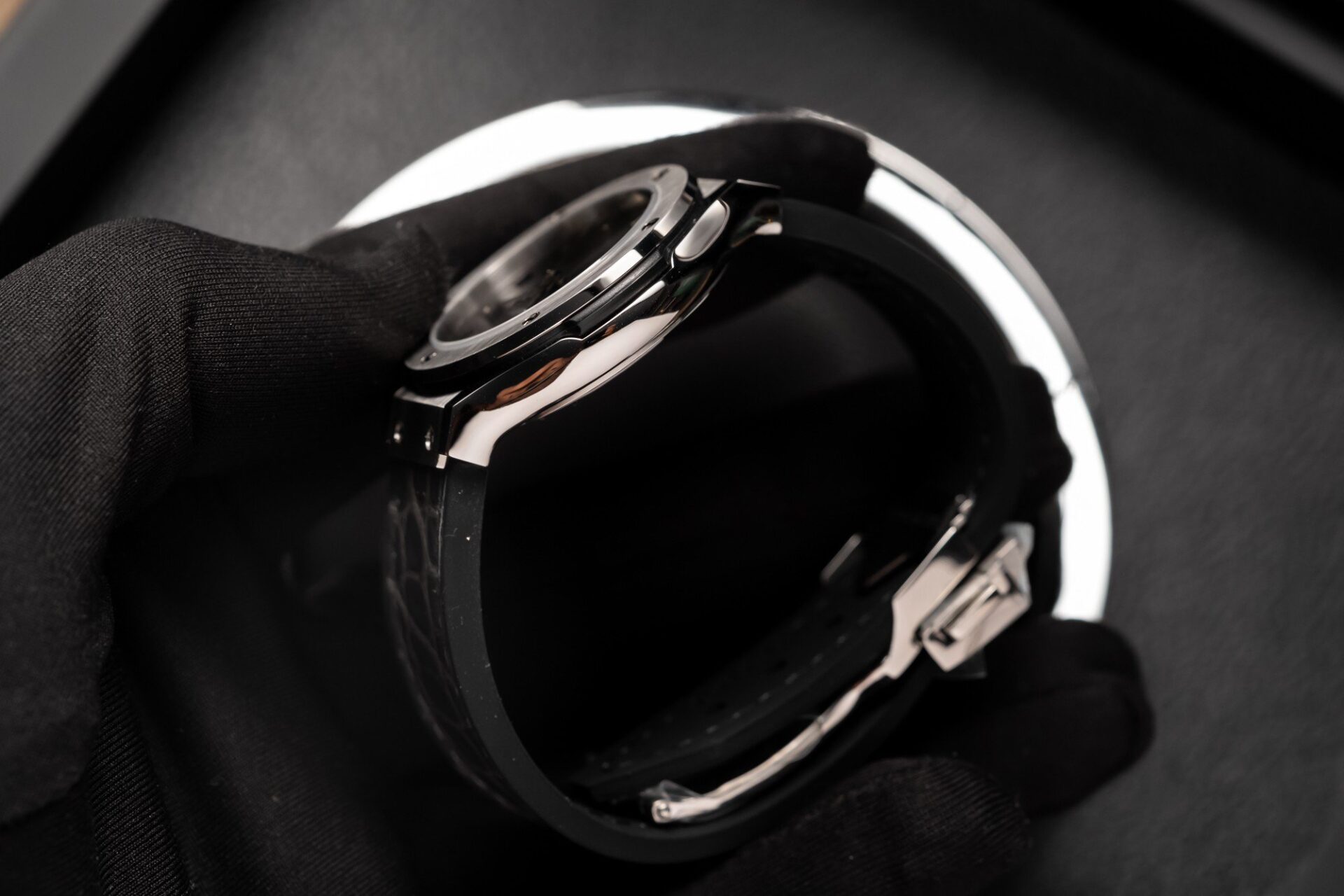 Hublot Replica 1:1 Watch Classic Fusion Black Dial Leather Strap HB Factory 33mm - Top club