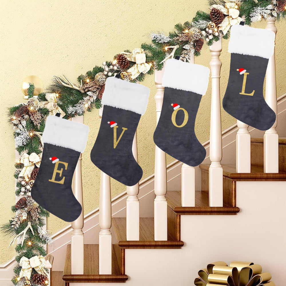 Gepersonaliseerde Fluwelen Kerstsok met Monogram – Modern Grijs Ontwerp