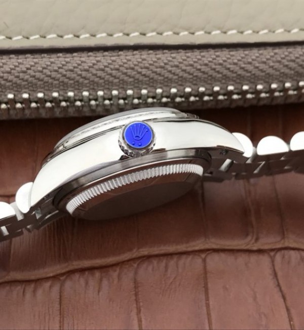 Replica Rolex DateJust 28mm Diamonds Bezel White Dial Diamonds Rome Markers Bracelet A2236 - Top club