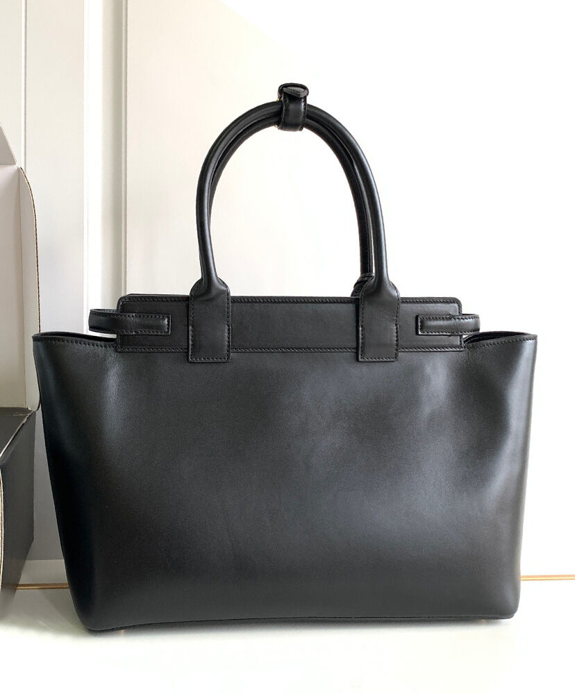 Celine Conti Bag In Supple Calfskin Black1:1High-quality replica