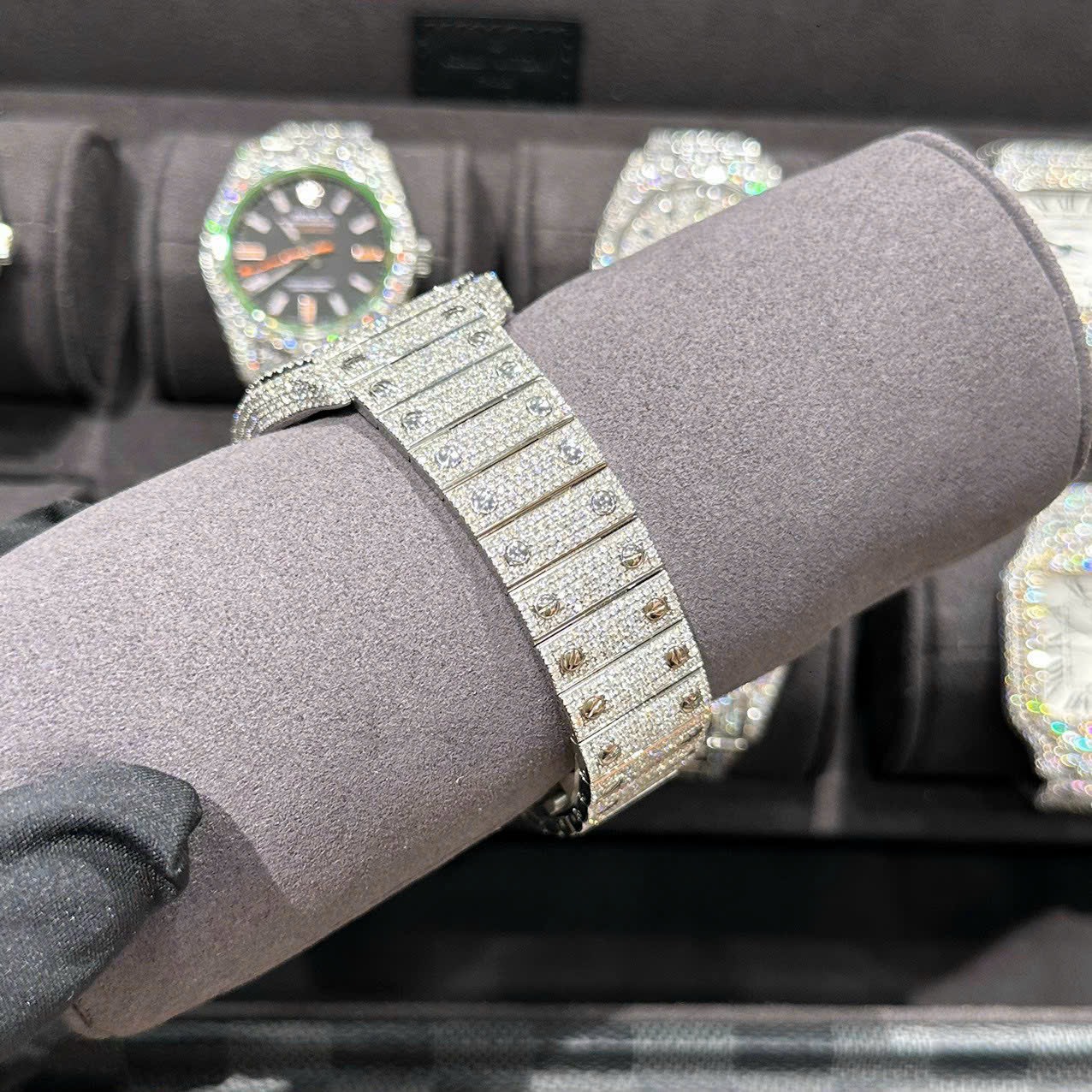Cartier Santos Best Replica Watch With Full Natural Diamond VVS Blue Dial 39.8mm - Top club