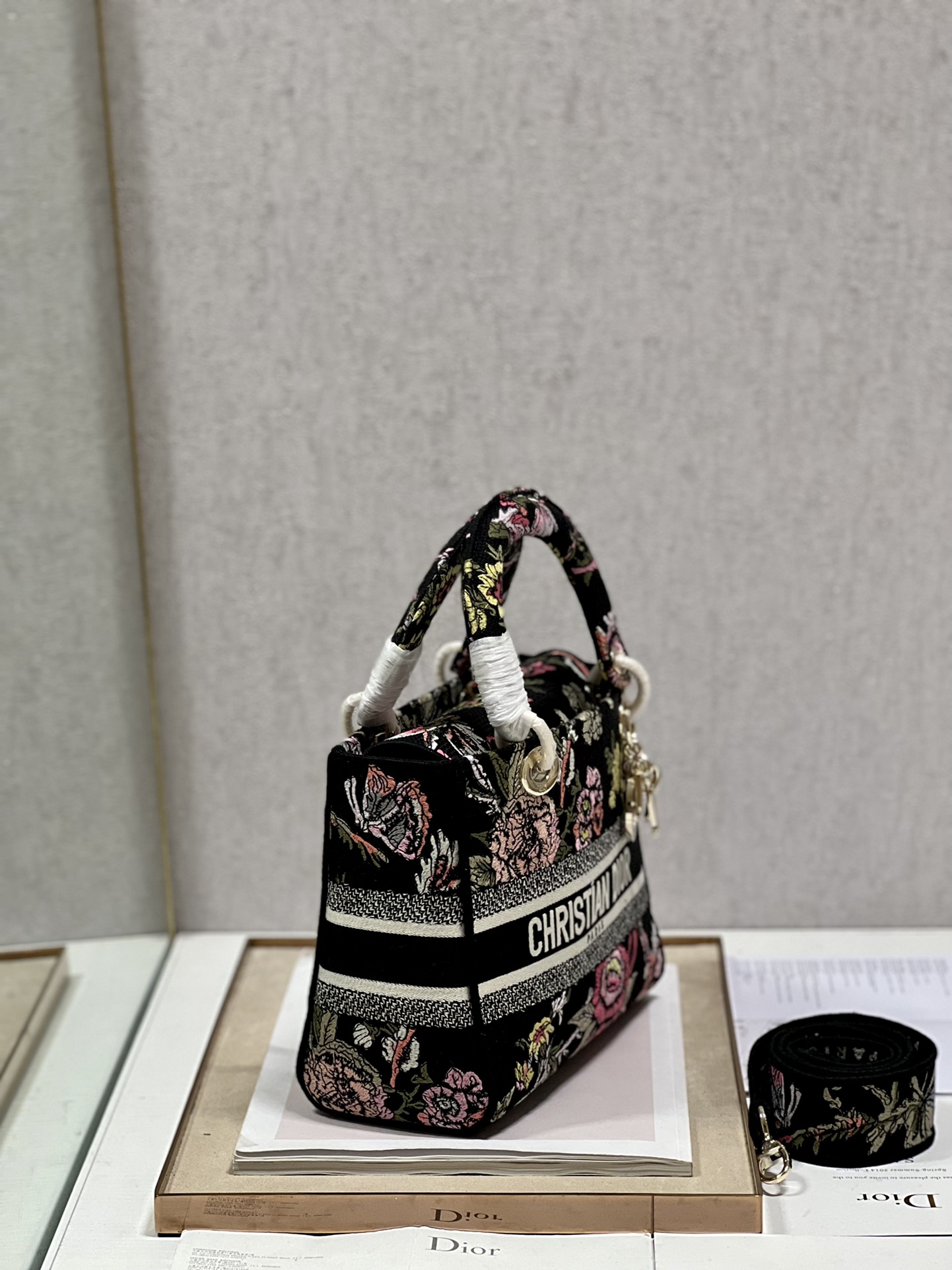 Medium Lady D-Lite Bag Black For Women 9.5in/24cm M0565ORZB_M9111:1High-quality replica