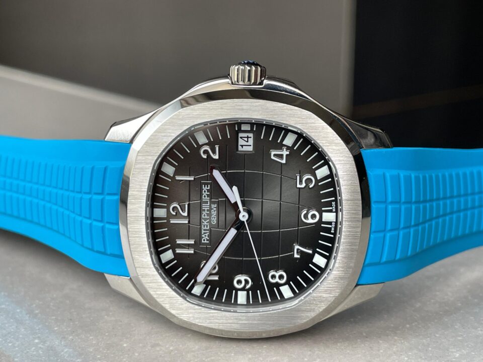 Replica PATEK PHILIPPE Aquanaut 5168G 42mm SS 3KF 1:1 Best Edition Black Dial on Light Blue Rubber Strap A324 V2 - Top club