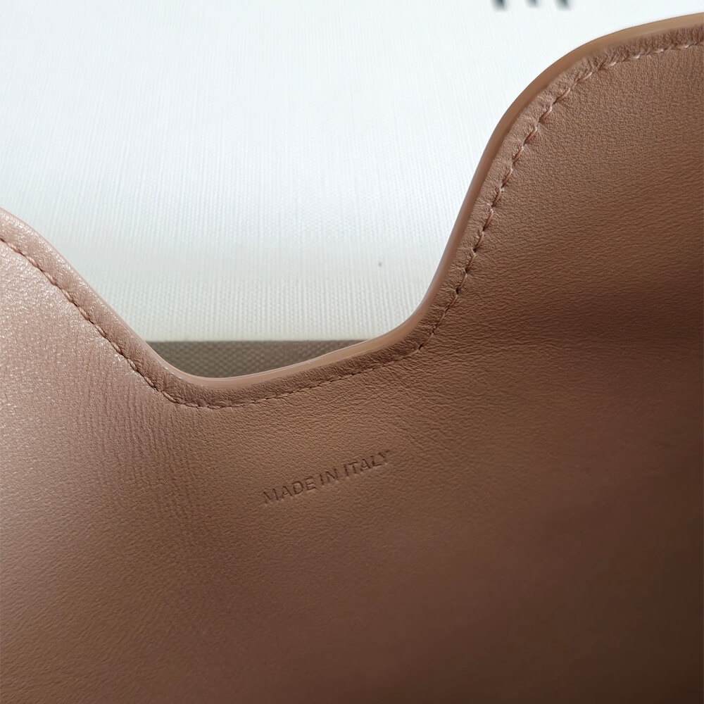 CELINE SMALL CAMILLE 16 SOFT BAG IN SMOOTH CALFSKIN(HIGH-END GRADE)1:1High-quality replica