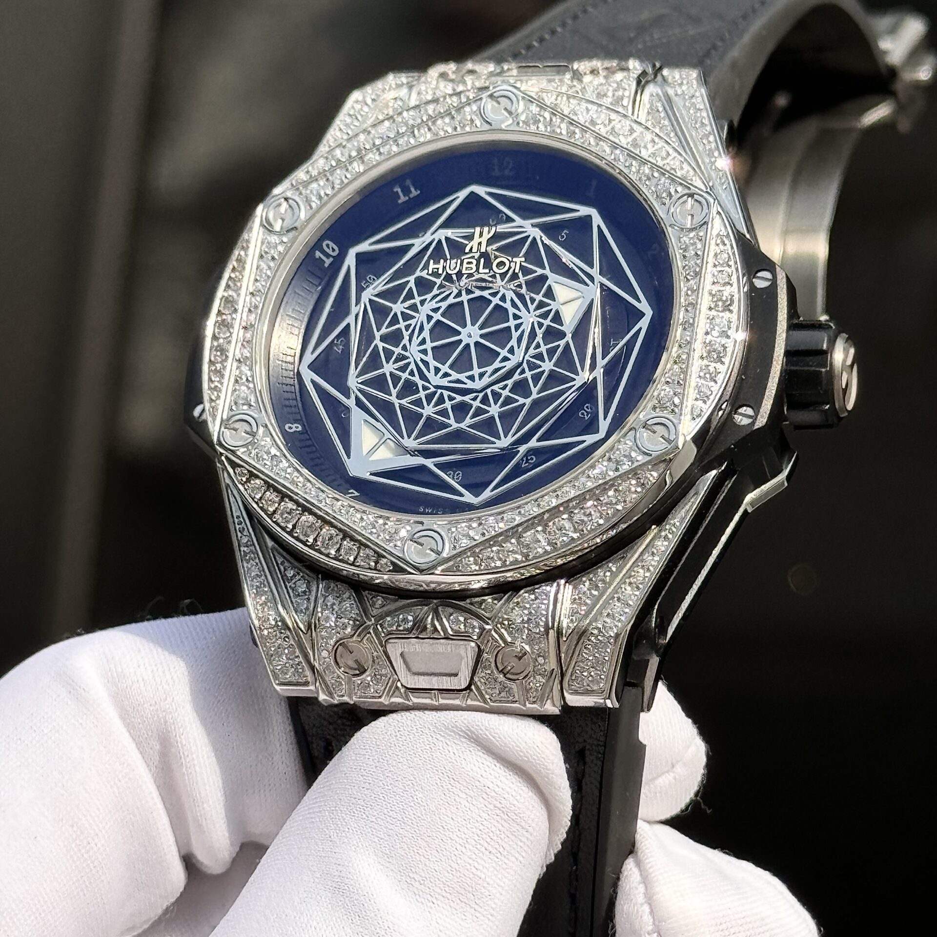 Hublot Replica 1:1 Watch Big Bang Sang Bleu Titanium With Full Stone 44mm - Top club