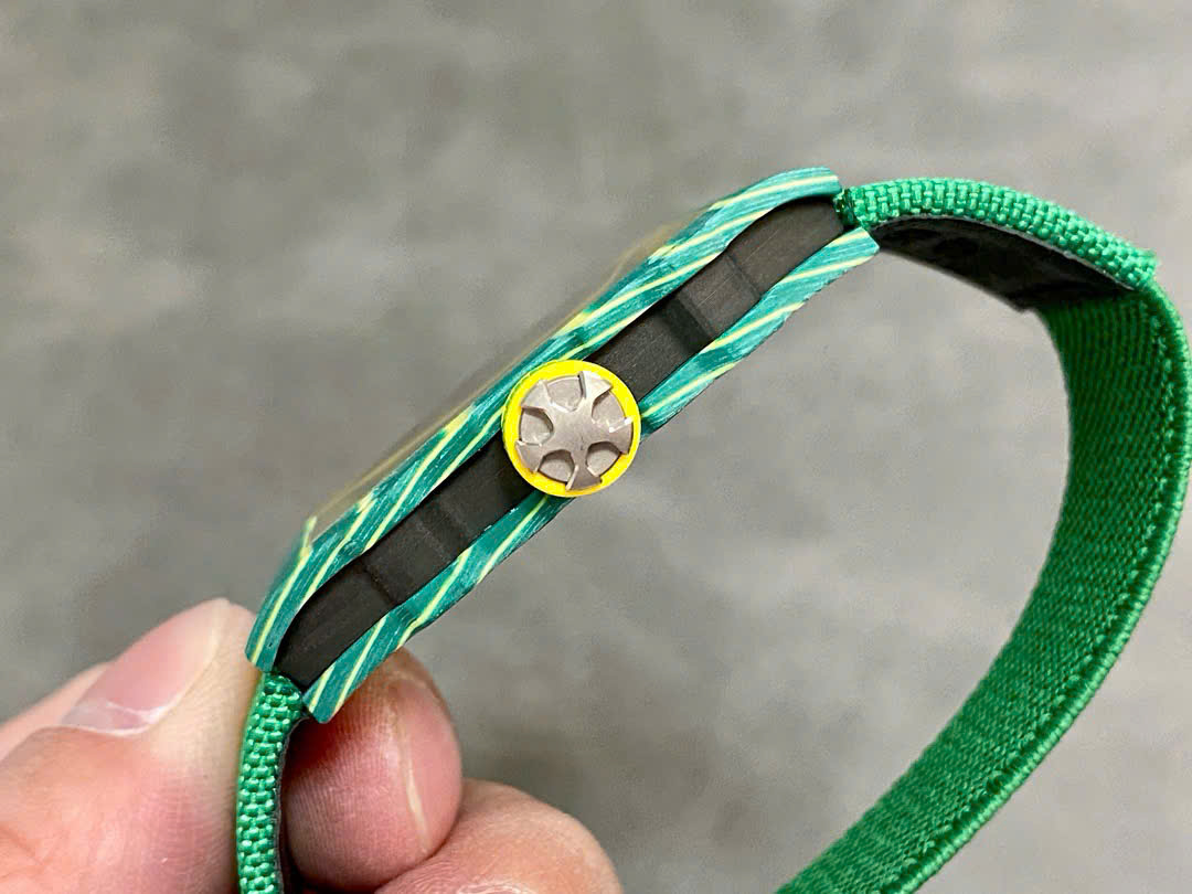 Richard Mille RM67-02 Case Green Carbon Refined Super Light 37 Grams 38.7��47.52mm - Top club