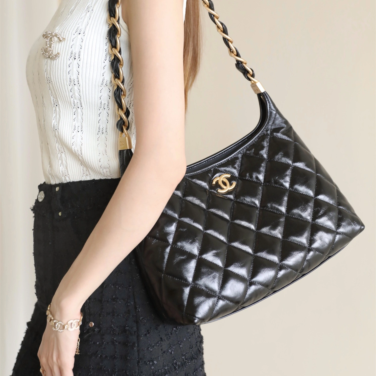 Chanel 24A Collection AS4923 Small Lambskin Hobo Bag – Original Handmade 1:1 Replica1:1High-quality replica