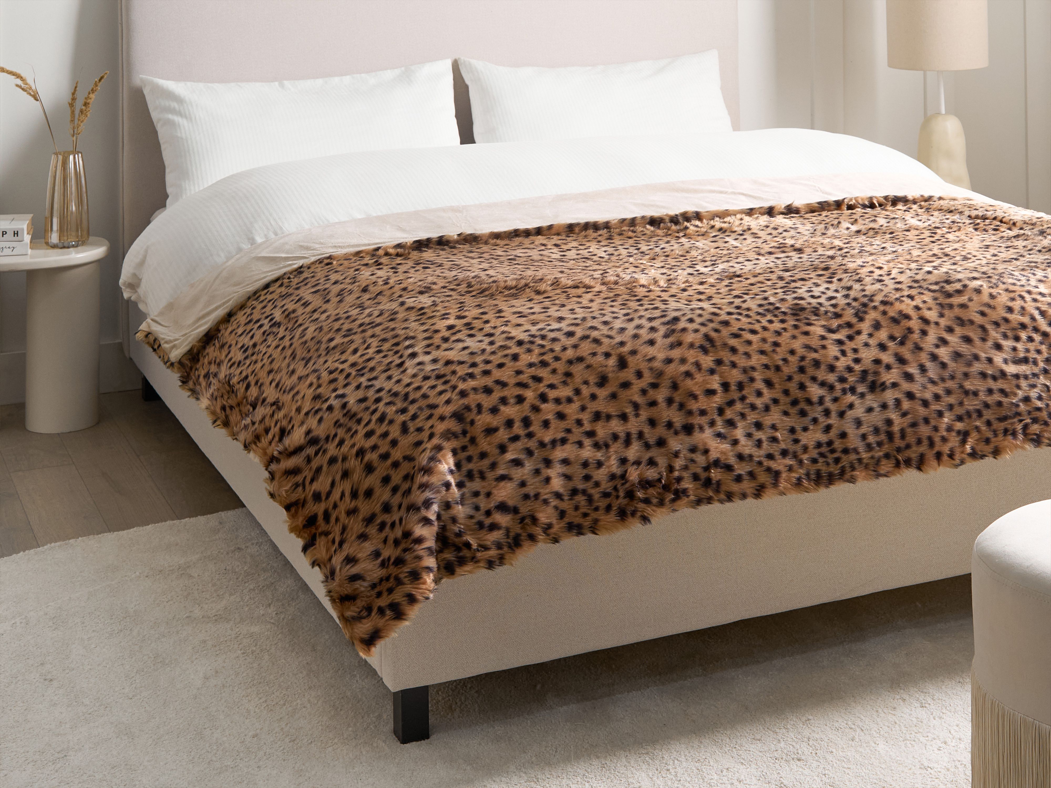 Bedspread KUDELI Faux Fur 150 x 200 cm Brown