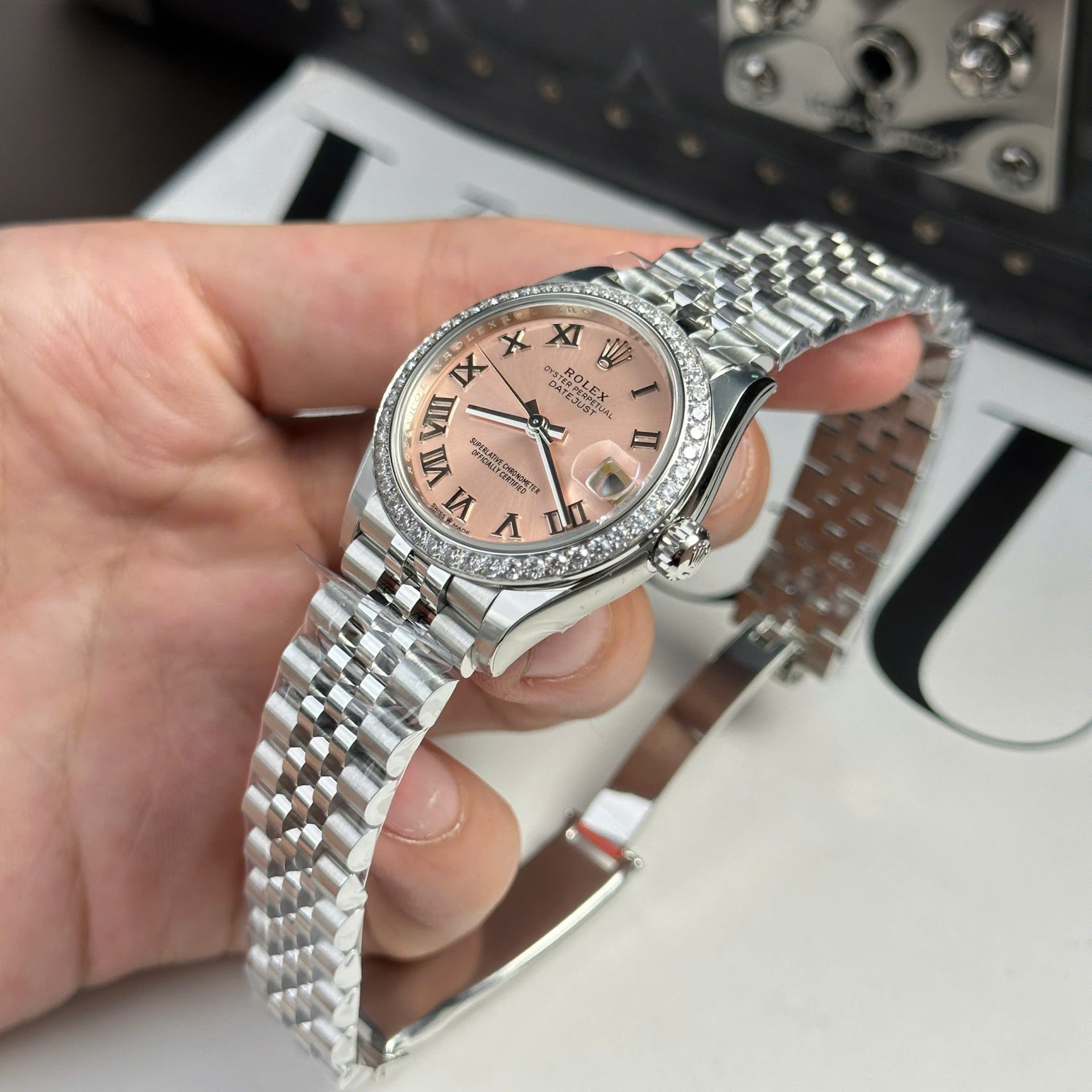 Rolex DateJust Replica Watch Women Dial Pink Bezel Diamonds CZ THB Factory 31mm - Elite Watch Atelier