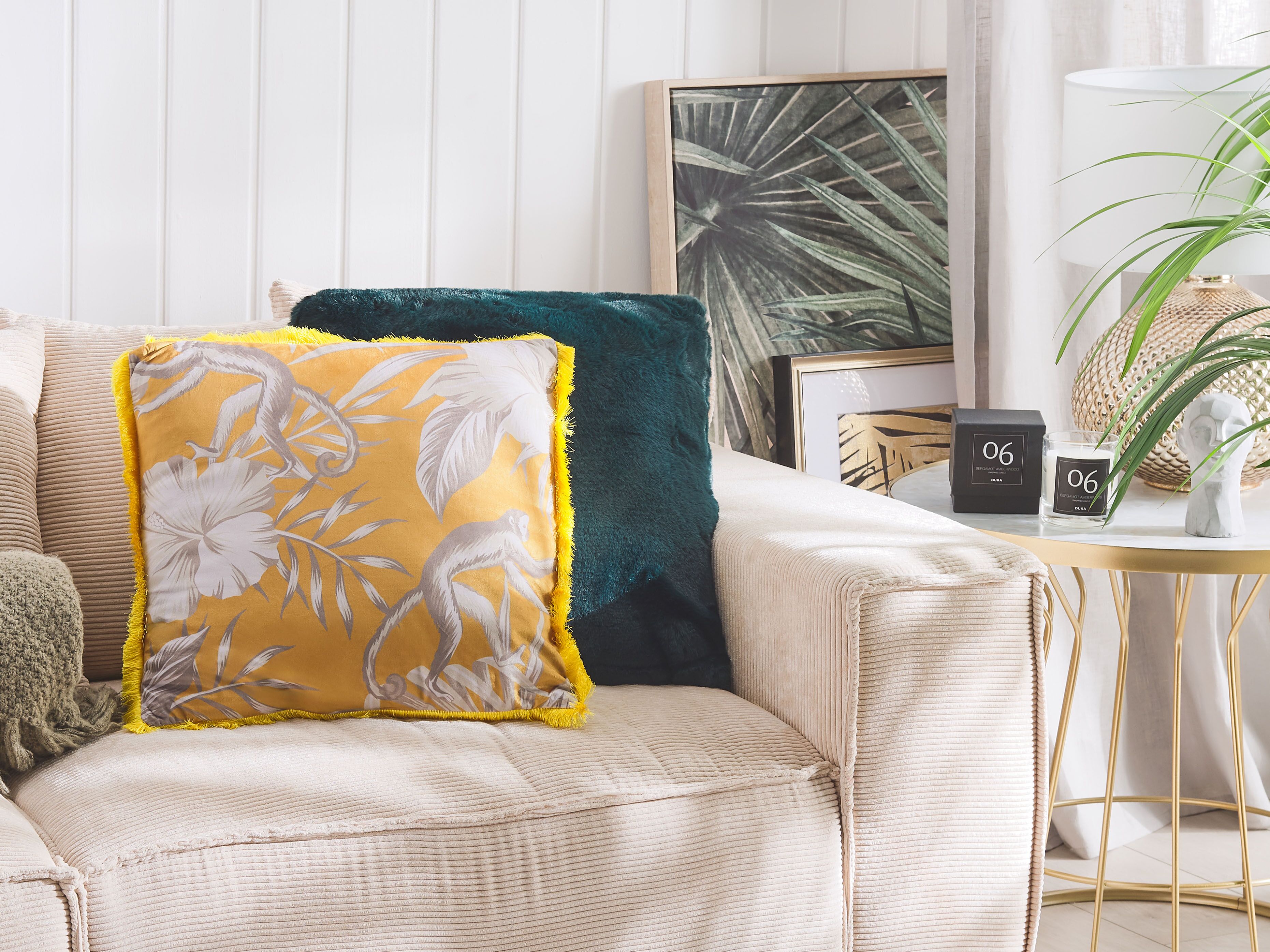 Set of 2 Decorative Cushions MANJU Velvet 45 x 45 cm Yellow Animal Pattern