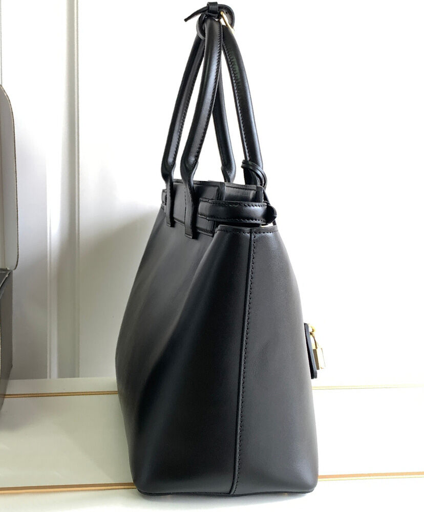 Celine Conti Bag In Supple Calfskin Black1:1High-quality replica