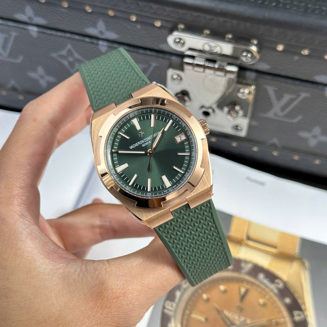 Vacheron Constantin Replica Watch Overseas 4500V Green Dial Rubber Strap 41mm - Elite Watch Atelier