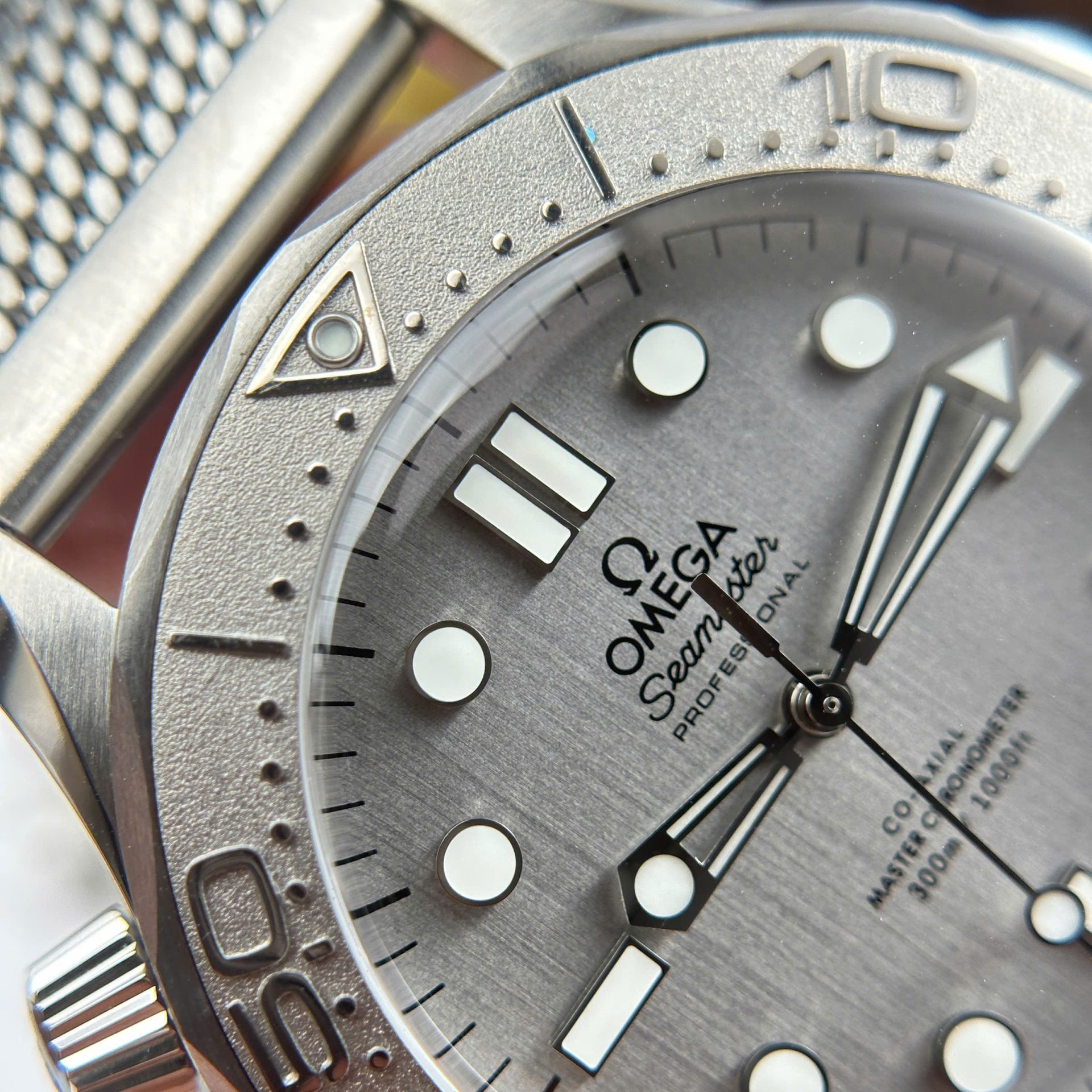 Omega Seamaster Diver 300m Replica Watch Gray Dial VS Factory 42mm - Top club