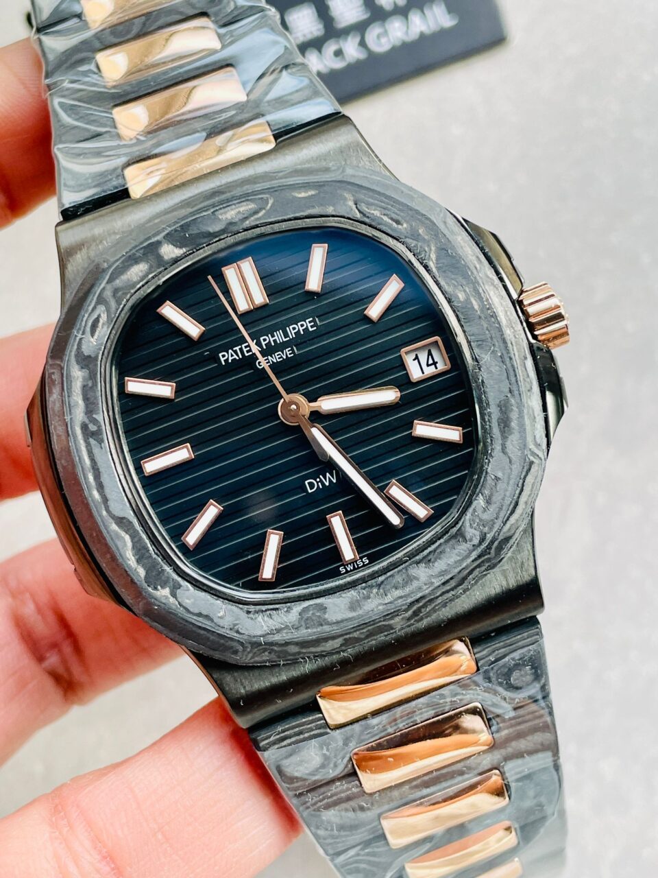 Replica PATEK PHILIPPE Nautilus 5711 DIW Carbon DIWF 1:1 Best Edition Black Textured Dial on Carbon/RG Bracelet 324CS - Top club