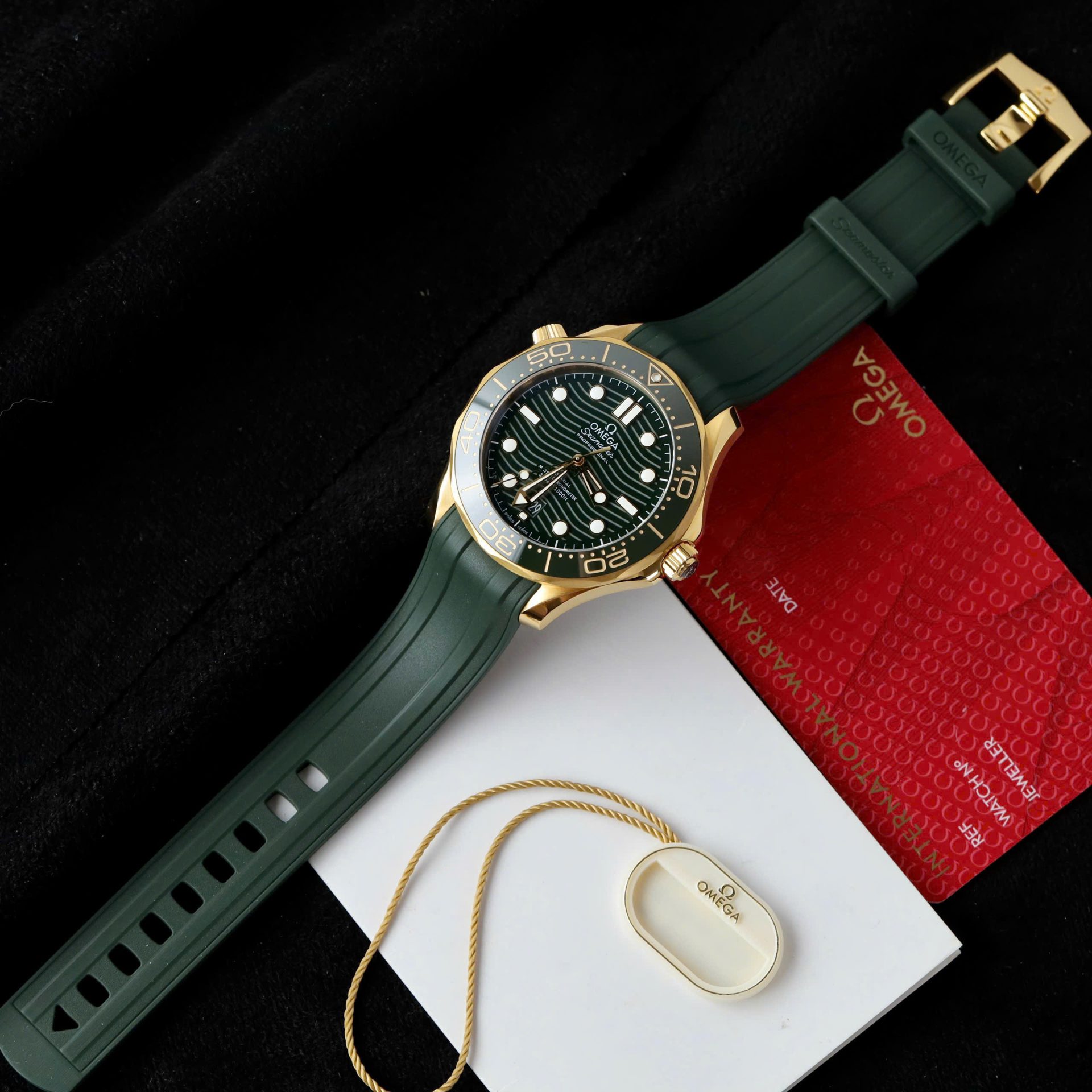 Omega Seamaster Diver 300M Replica Watches Green Dial Rubber Strap VS Factory 42mm - Elite Watch Atelier