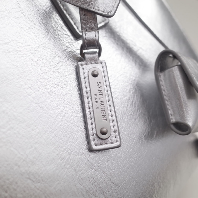 Replica Saint Laurent Sac De Jour Souple Baby In Crumpled Silver Calf Leather 4774771:1High-quality replica