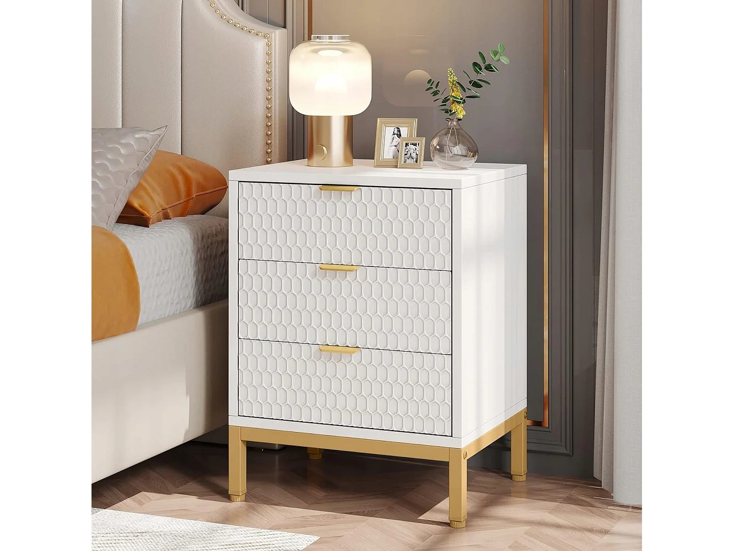 Table de Chevet Moderne de 65,5 cm de Haut avec 3 tiroirs, Table d'appoint contemporaine avec Rangement pour Chambre à Coucher, Salon, Blanc et doré