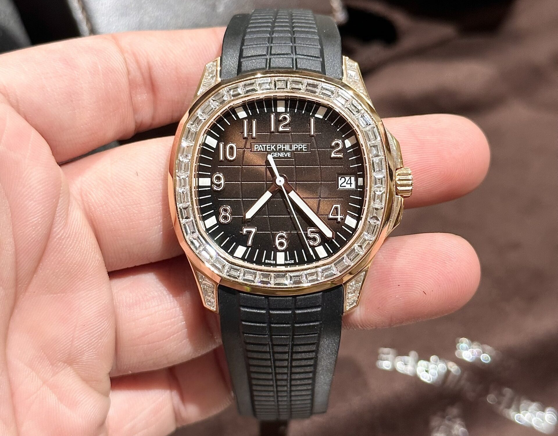 Patek Philippe Aquanaut 5167R Replica Watch 18K Solid Gold Natural Diamond 40mm - Elite Watch Atelier