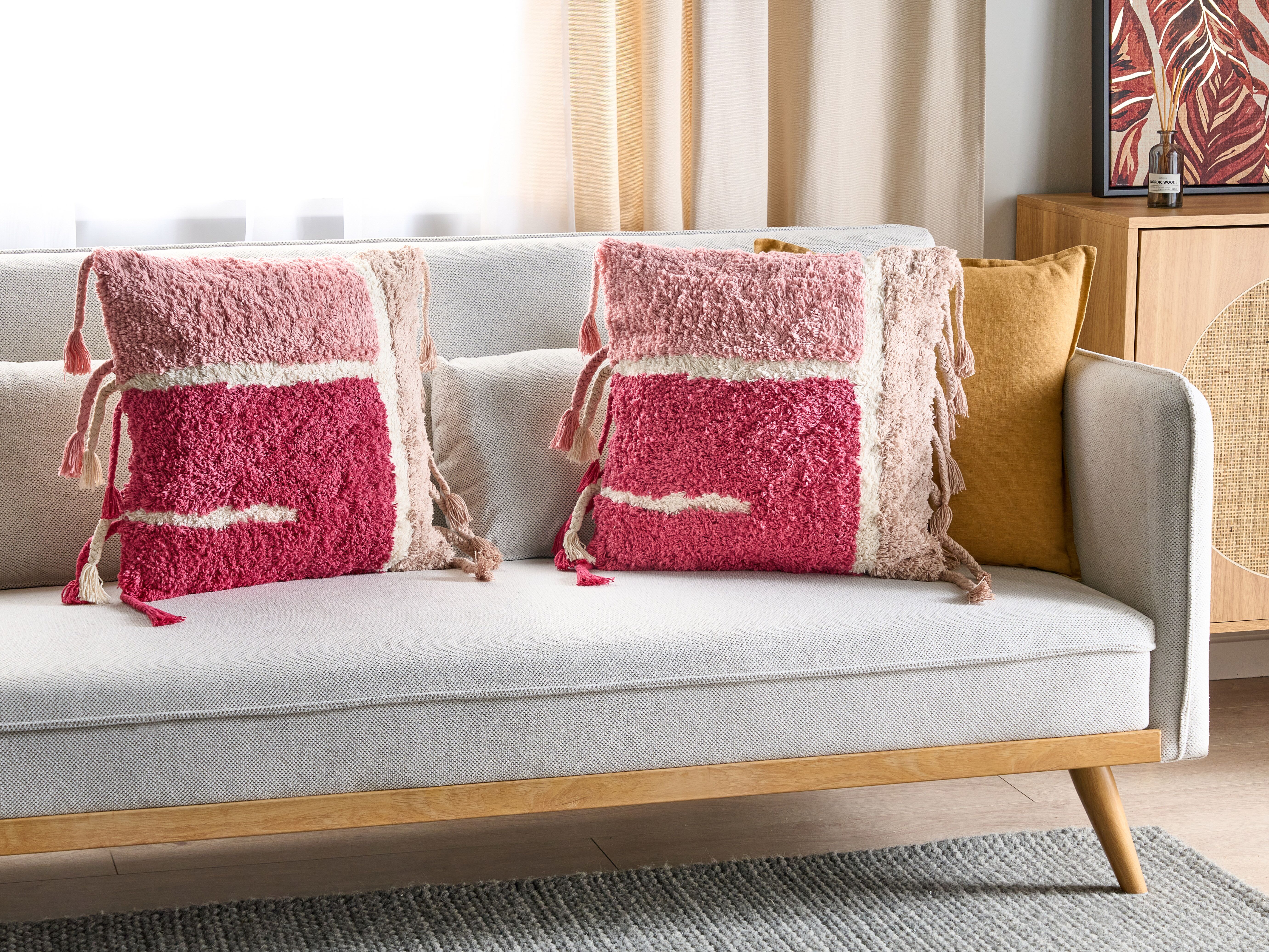 Set of 2 Decorative Cushions BISTORTA Cotton 45 x 45 cm Pink Geometric Pattern