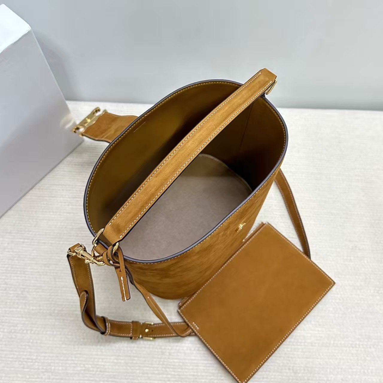 Celine Medium Louise Bag1:1High-quality replica