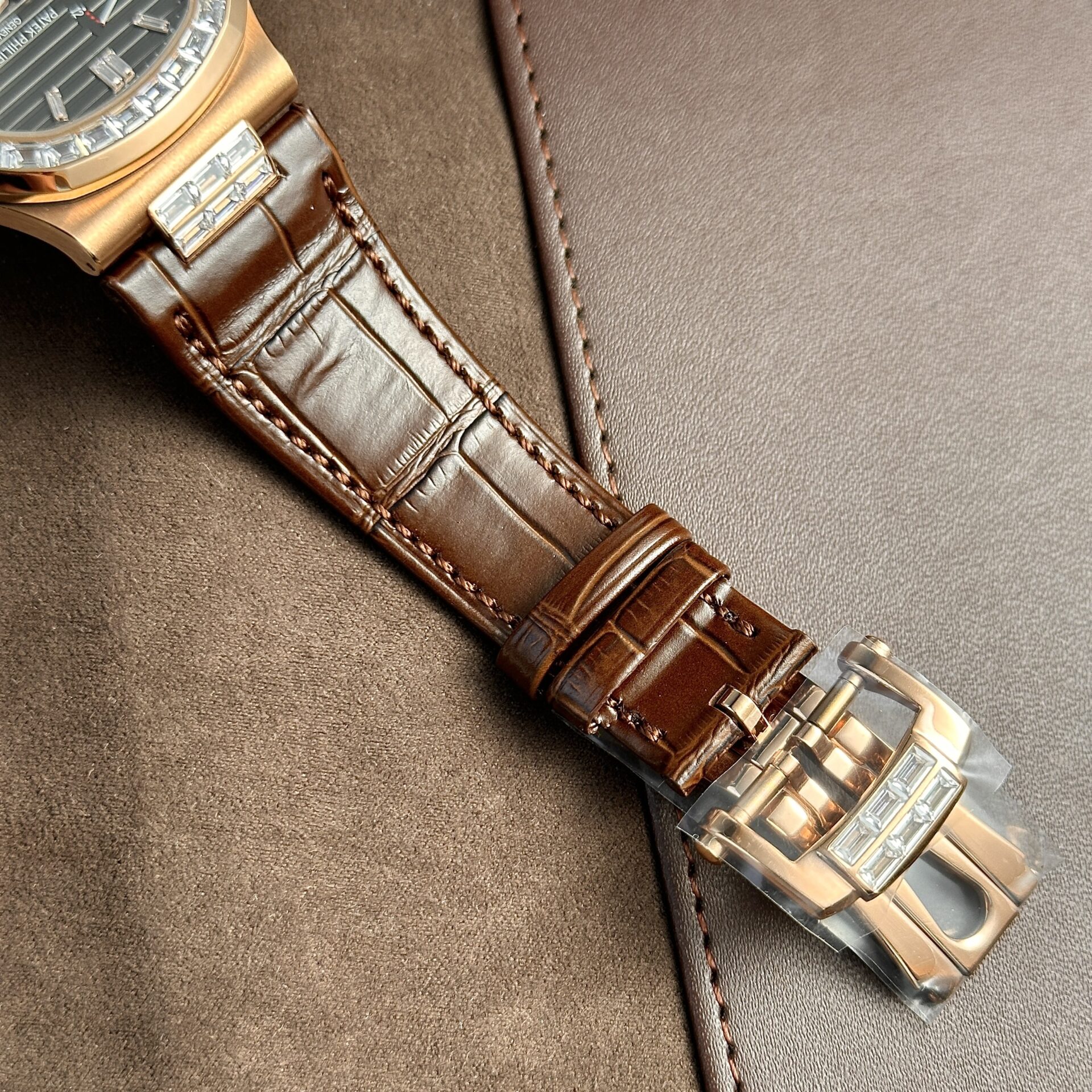 Patek Philippe 5724R Replica Watch Gray Dial Leather Strap Factory GR 40mm - Top club