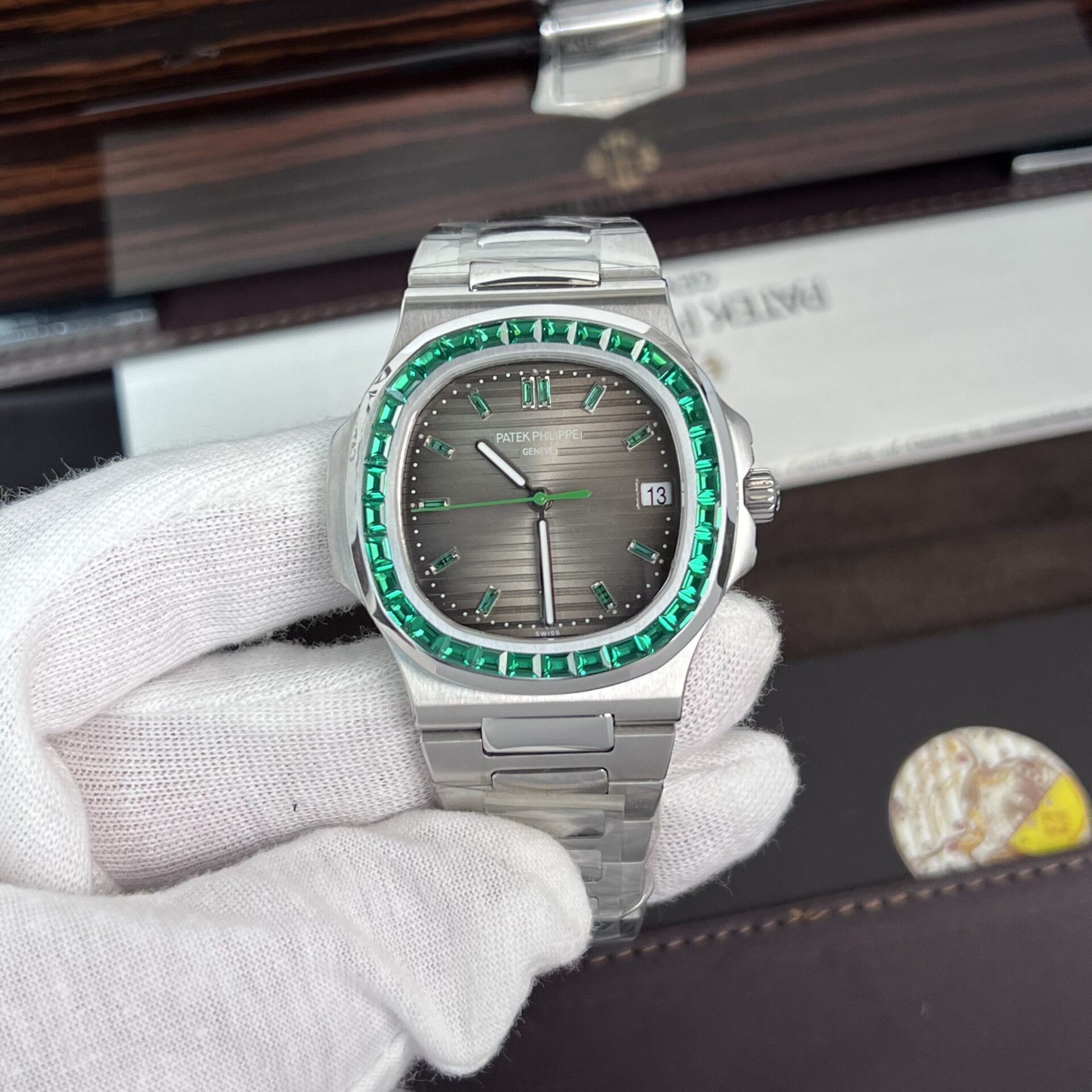 Patek Philippe Nautilus 5723 Replica 1:1 Watch Gray Dial Blue Diamond 40mm - Top club