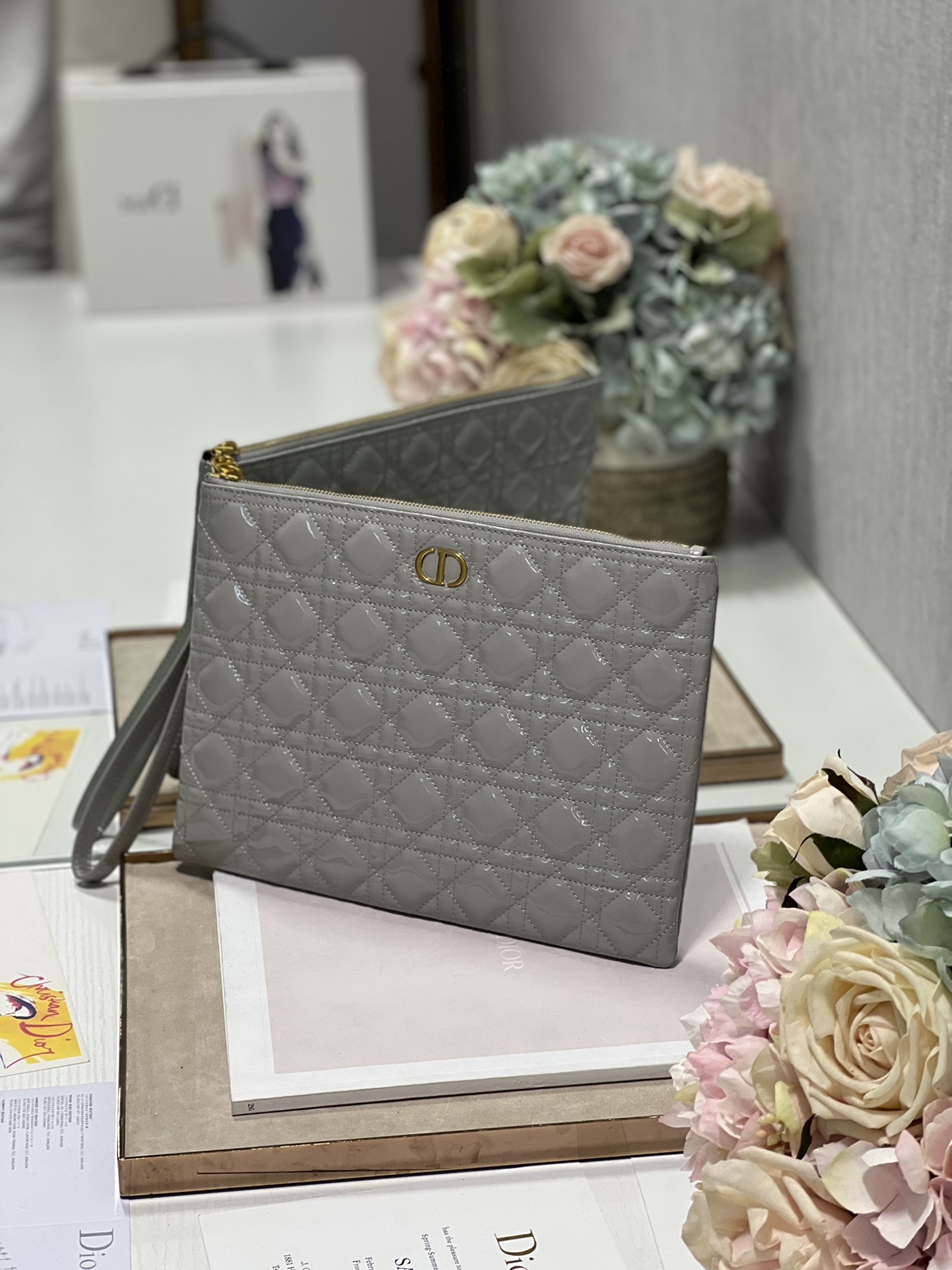Large Caro Daily Pouch Black/Grey/Brown For Women 12in/30cm S5086UWHC_M9001:1High-quality replica