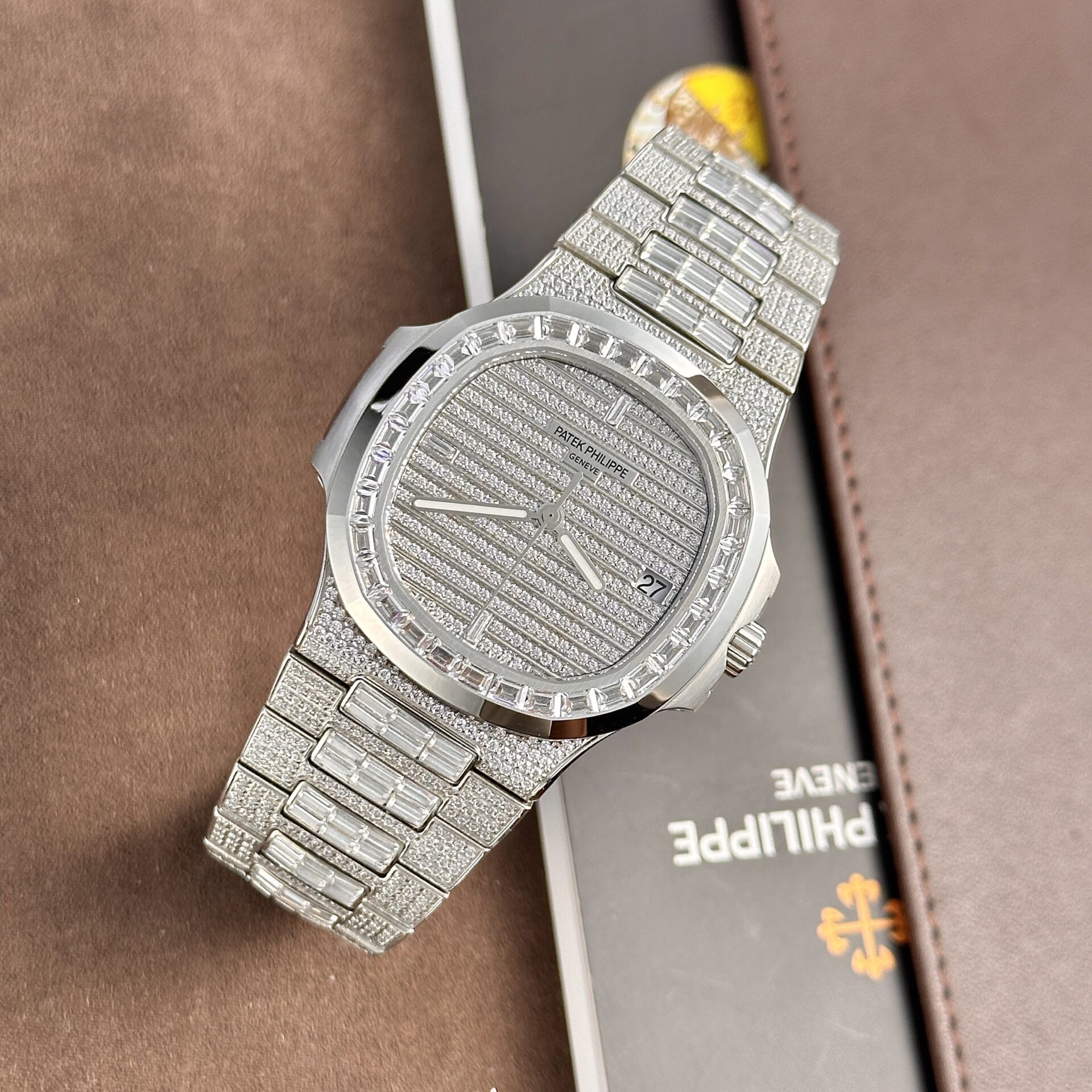 Patek Philippe Replica 1:1 Watch Nautilus 5719 Swiss Movement Full Diamond 40mm - Elite Watch Atelier