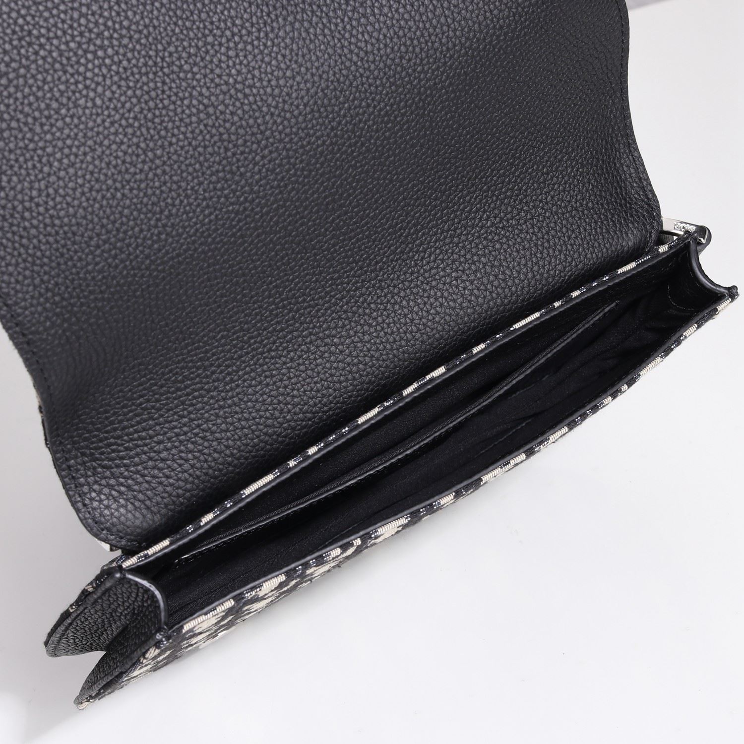 The Saddle Pouch Dior Oblique Jacquard White/Black For Women‎ 9.5in/24cm CD1:1High-quality replica