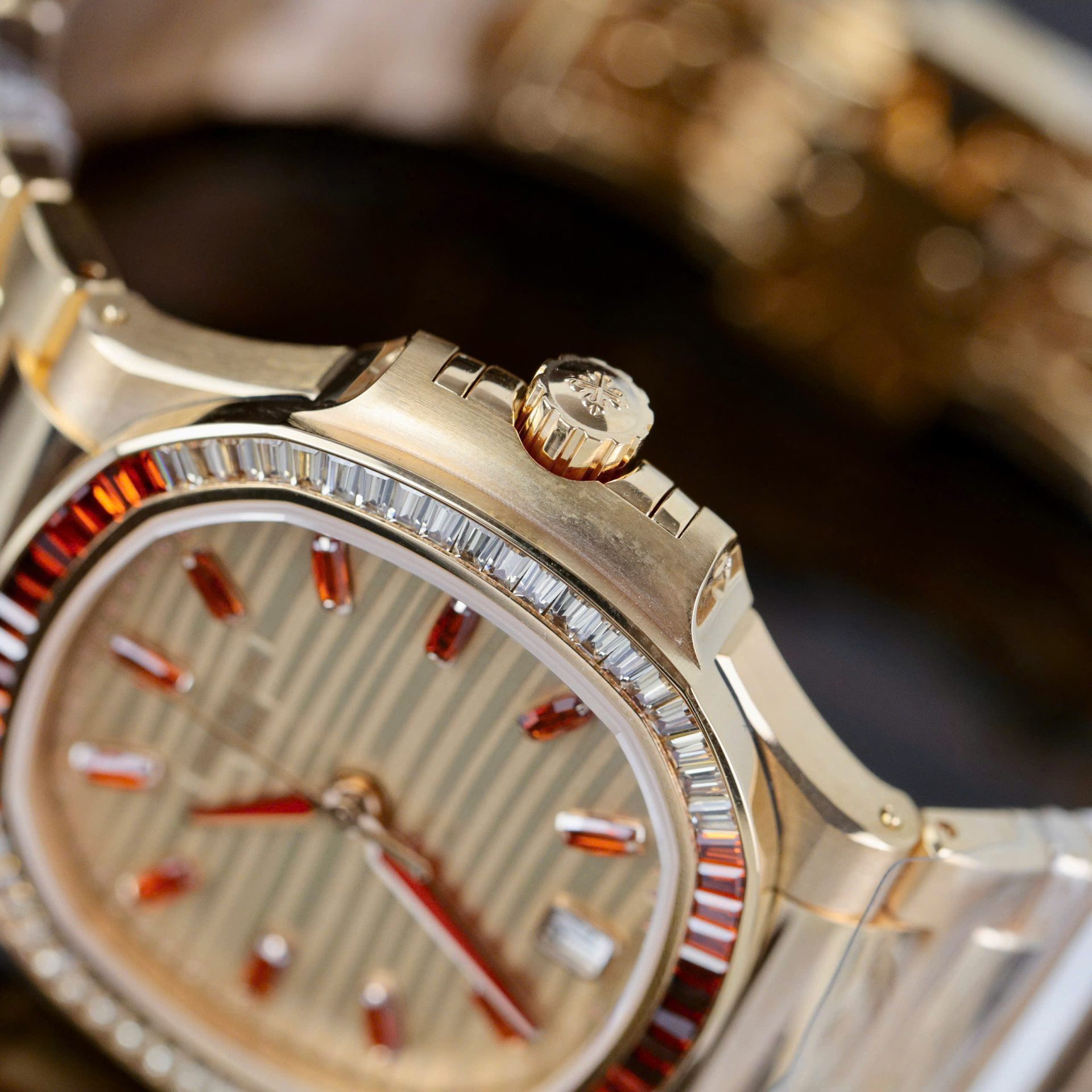 Patek Philippe Best Copies Watch Nautilus 7118-1300R 18K Gold Wrapped 35.2mm - Top club