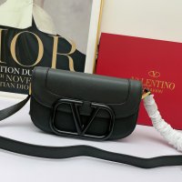 Valentino1:1High-quality replica