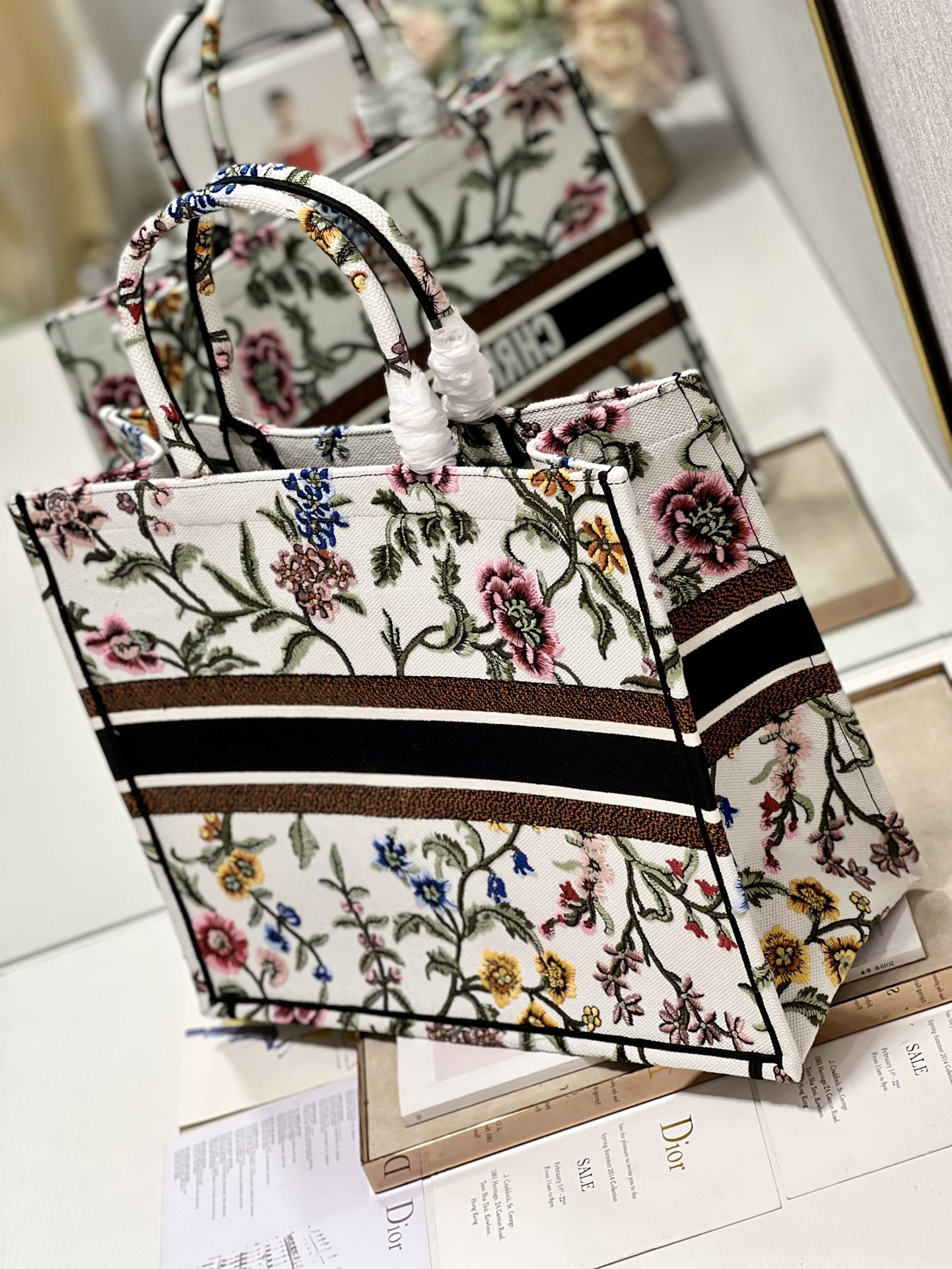 Large Dior Tote Bag Black/White For Women 16.5 in/ 42cm M1286ZEAU_M9111:1High-quality replica