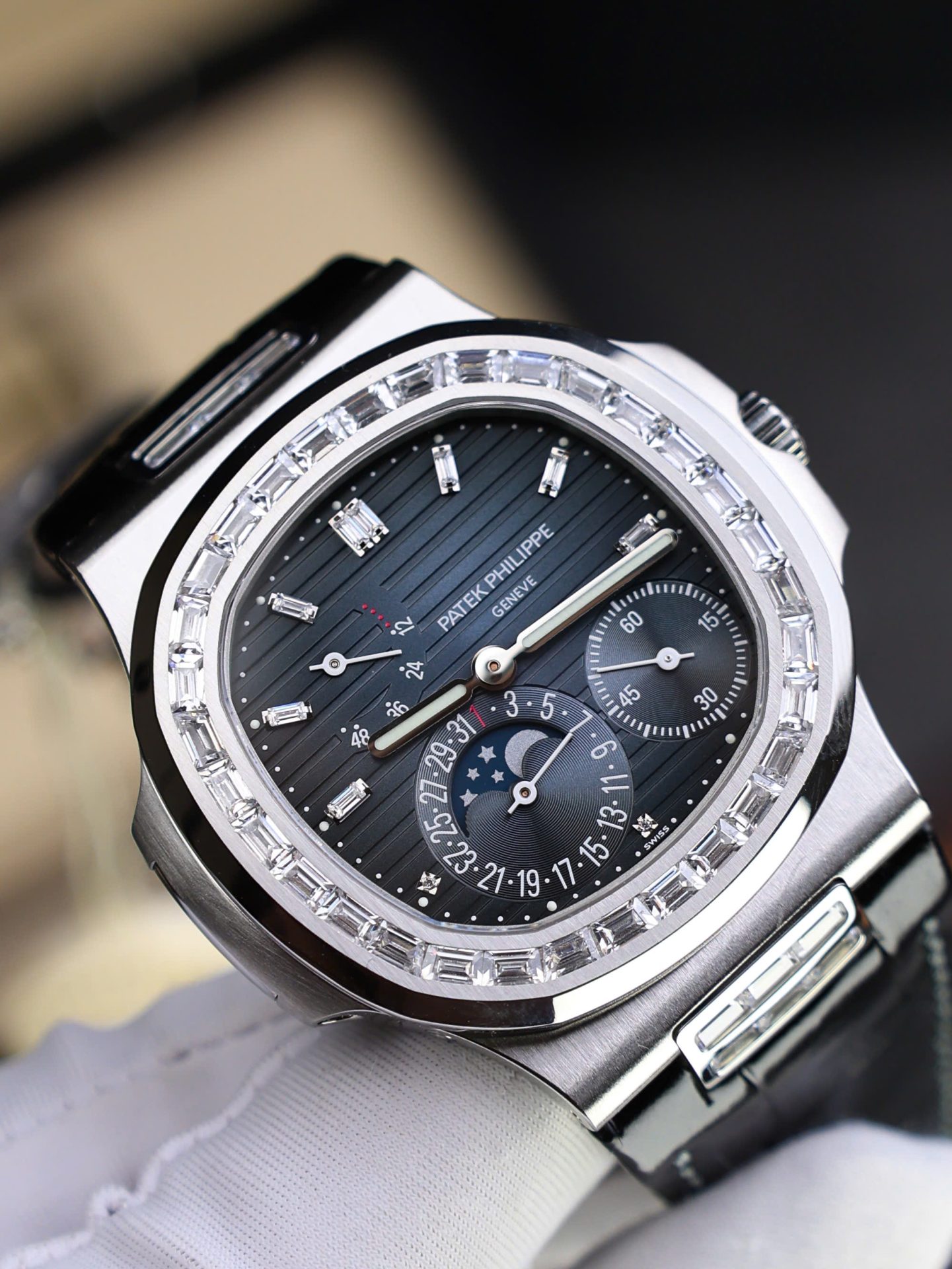 Patek Philippe Nautilus 5724 Blue Dial Replica Watch Full Function PPF Factory 40mm - Top club
