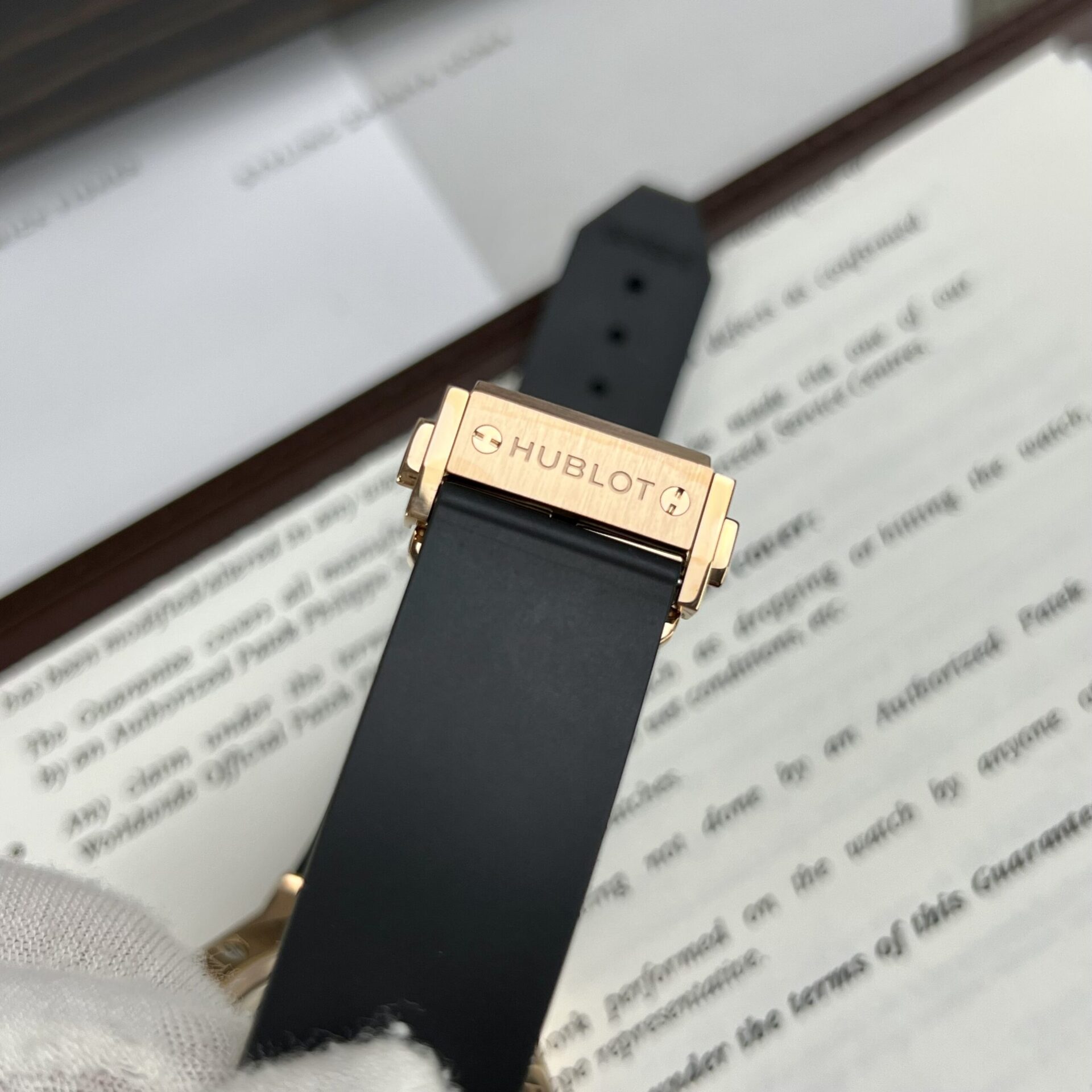 Hublot Orlinski King Gold Black Dial Custom Moissanite Diamonds Hong Kong 40mm - Top club